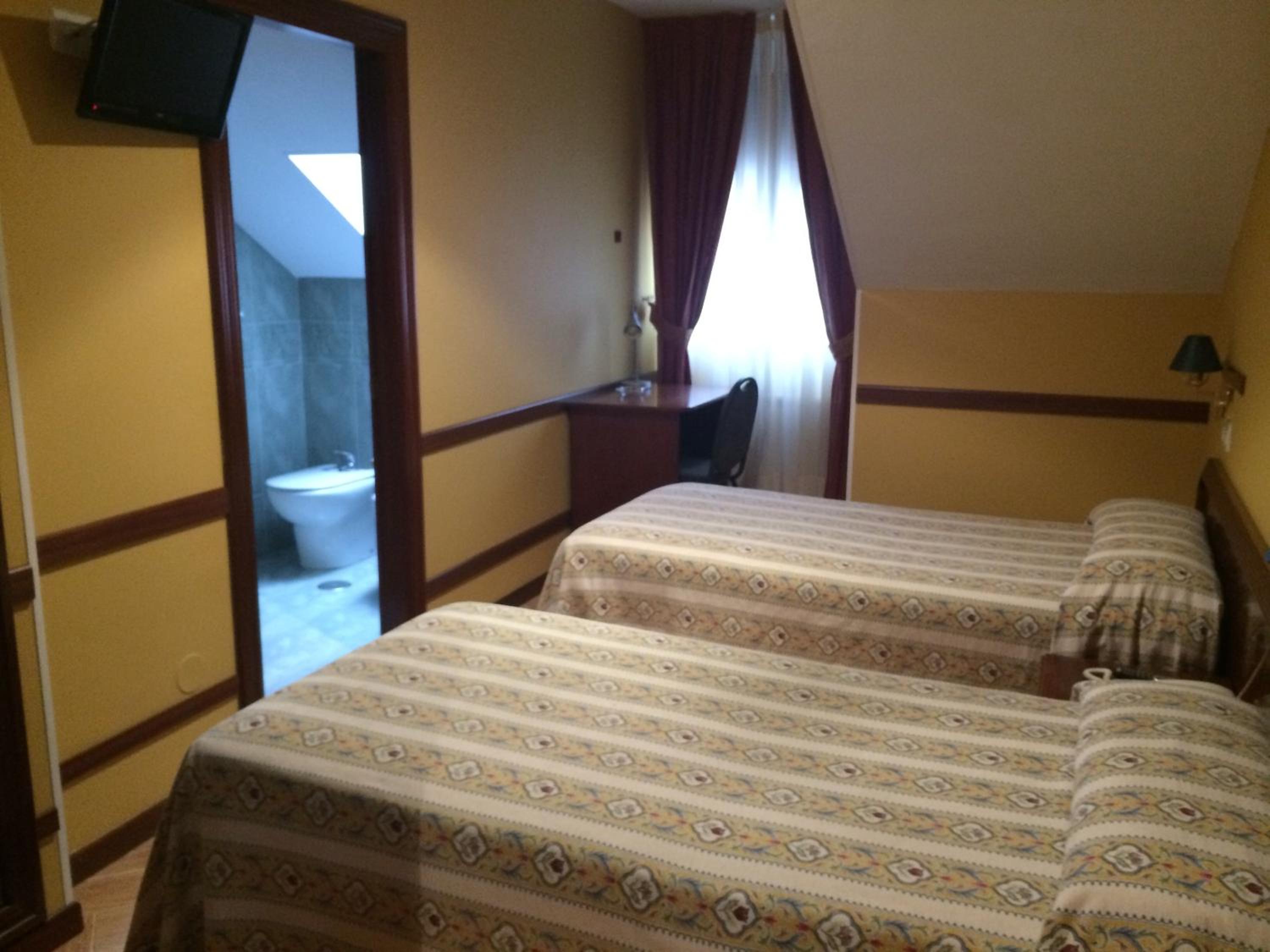 Double or Twin Room photo 2