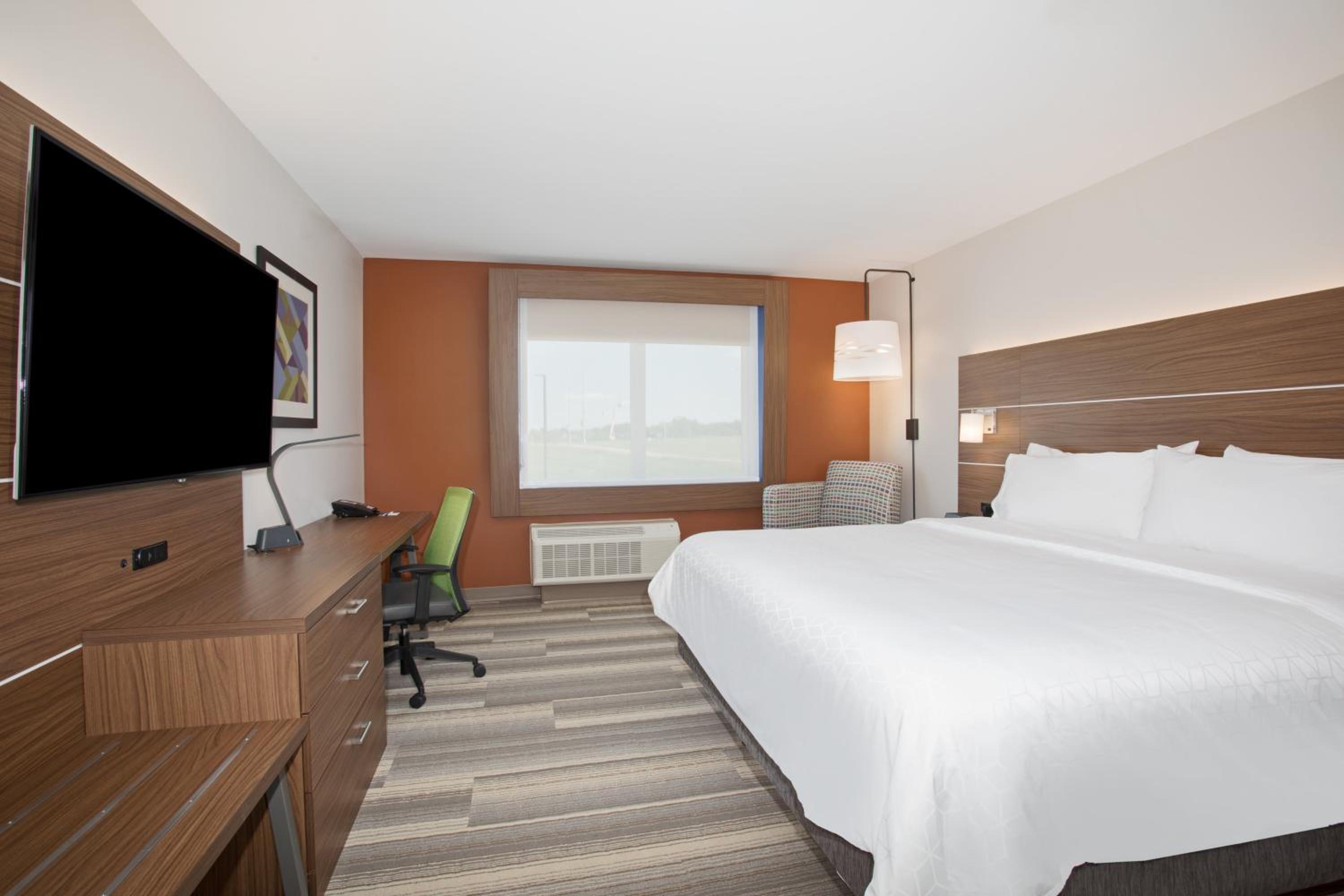 Standard King Room photo 3