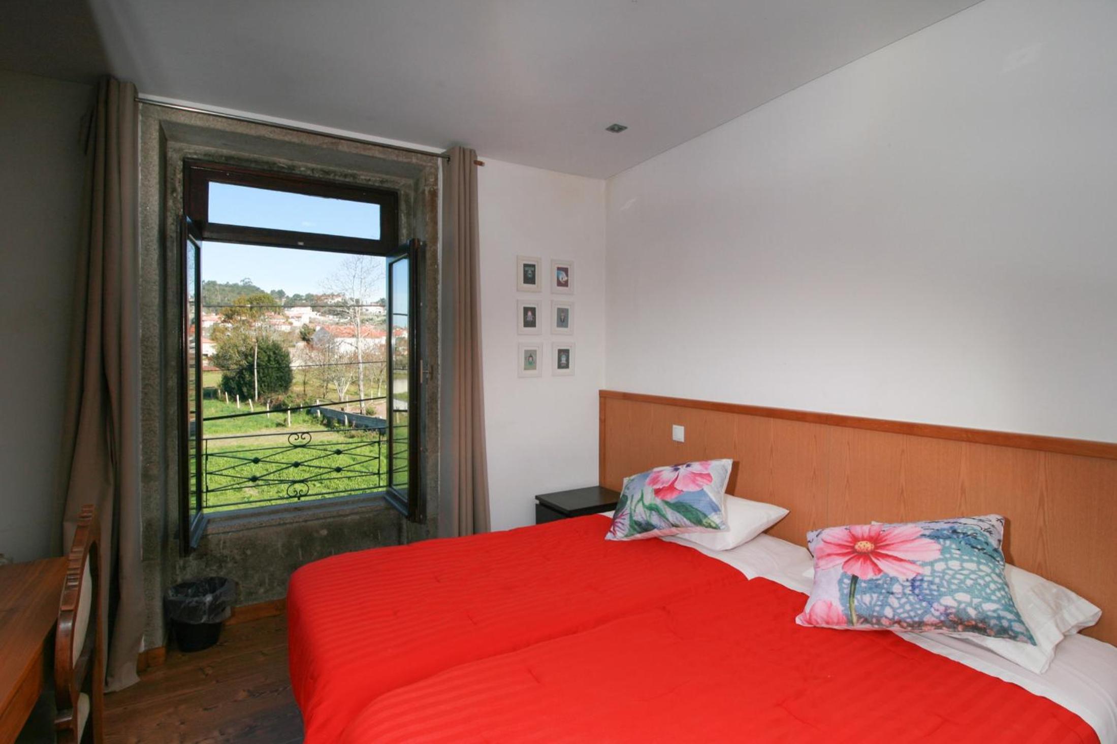 Twin Room - Photo 2