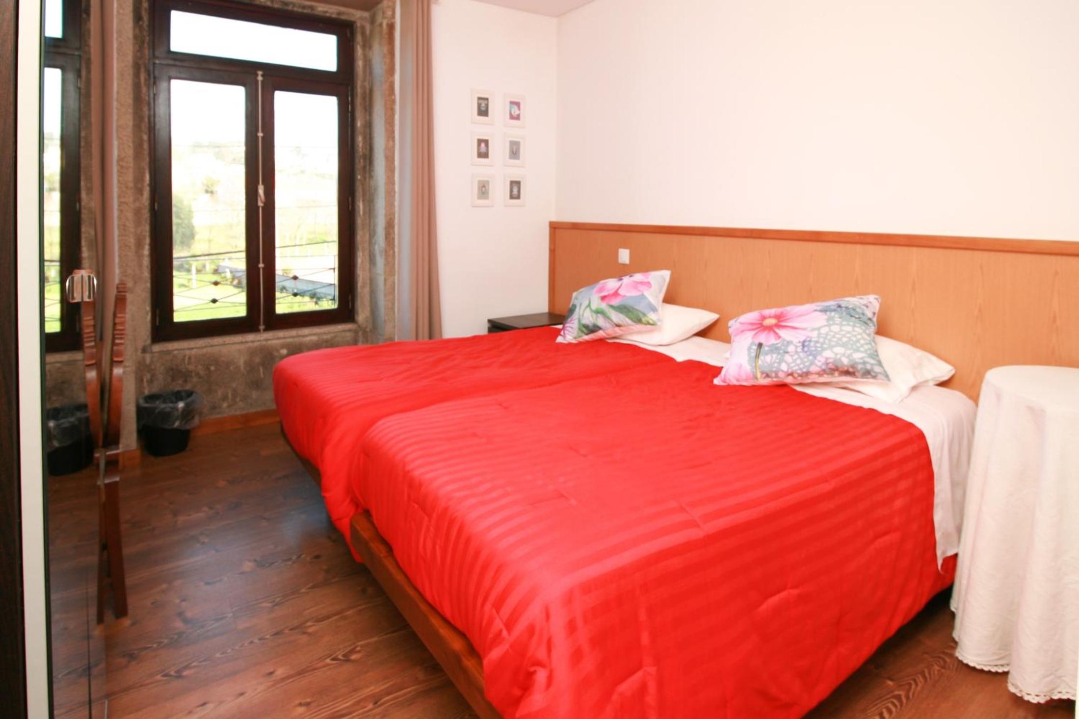 Twin Room - Photo 5