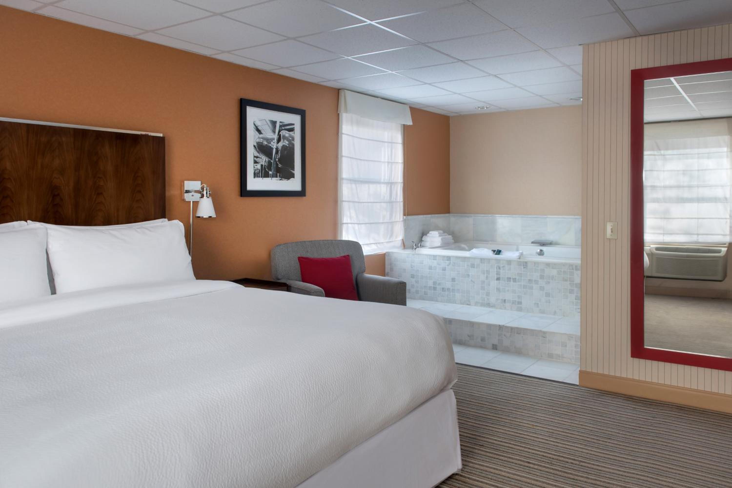 King Suite - Photo 3