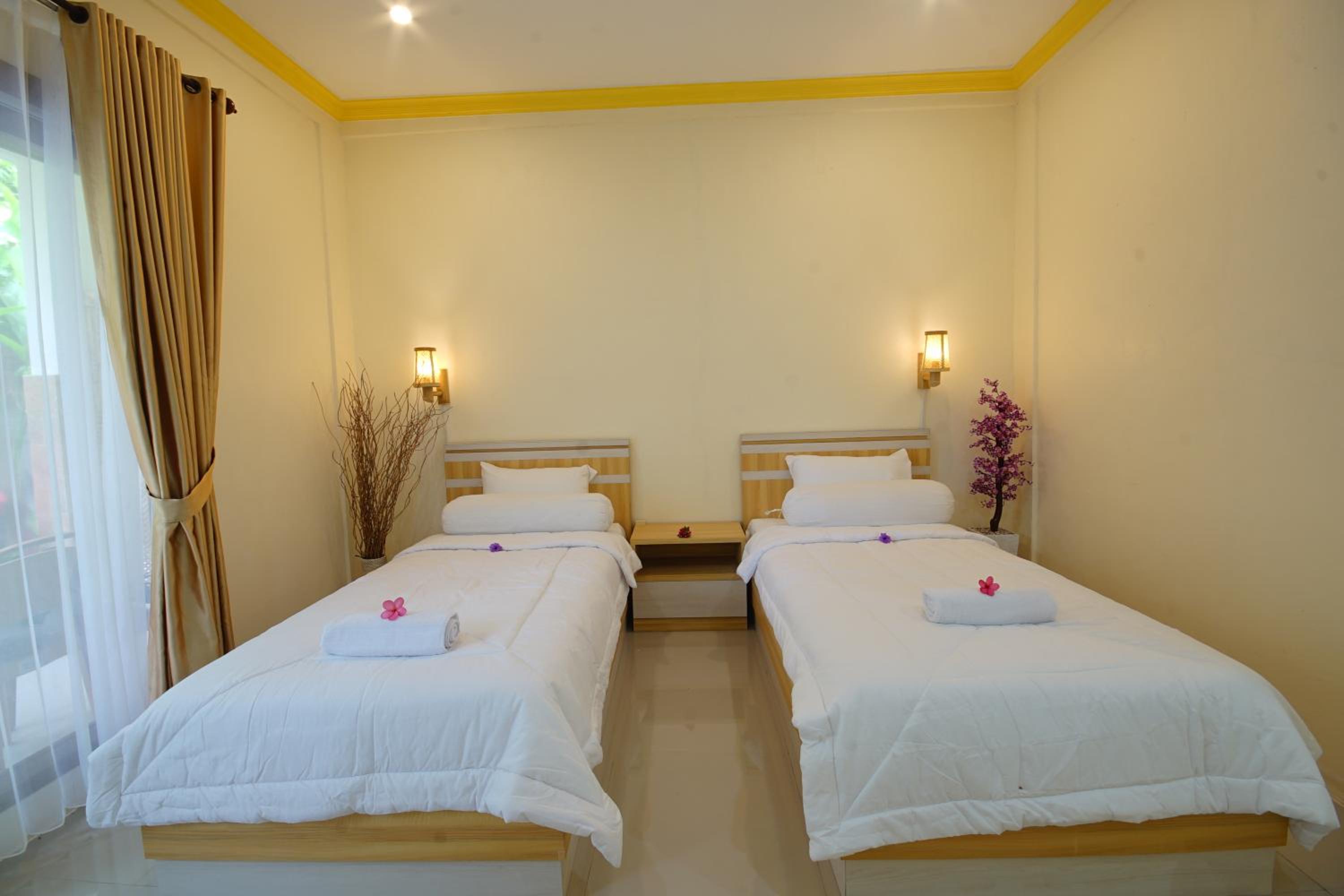 Deluxe Twin Room - Photo 8