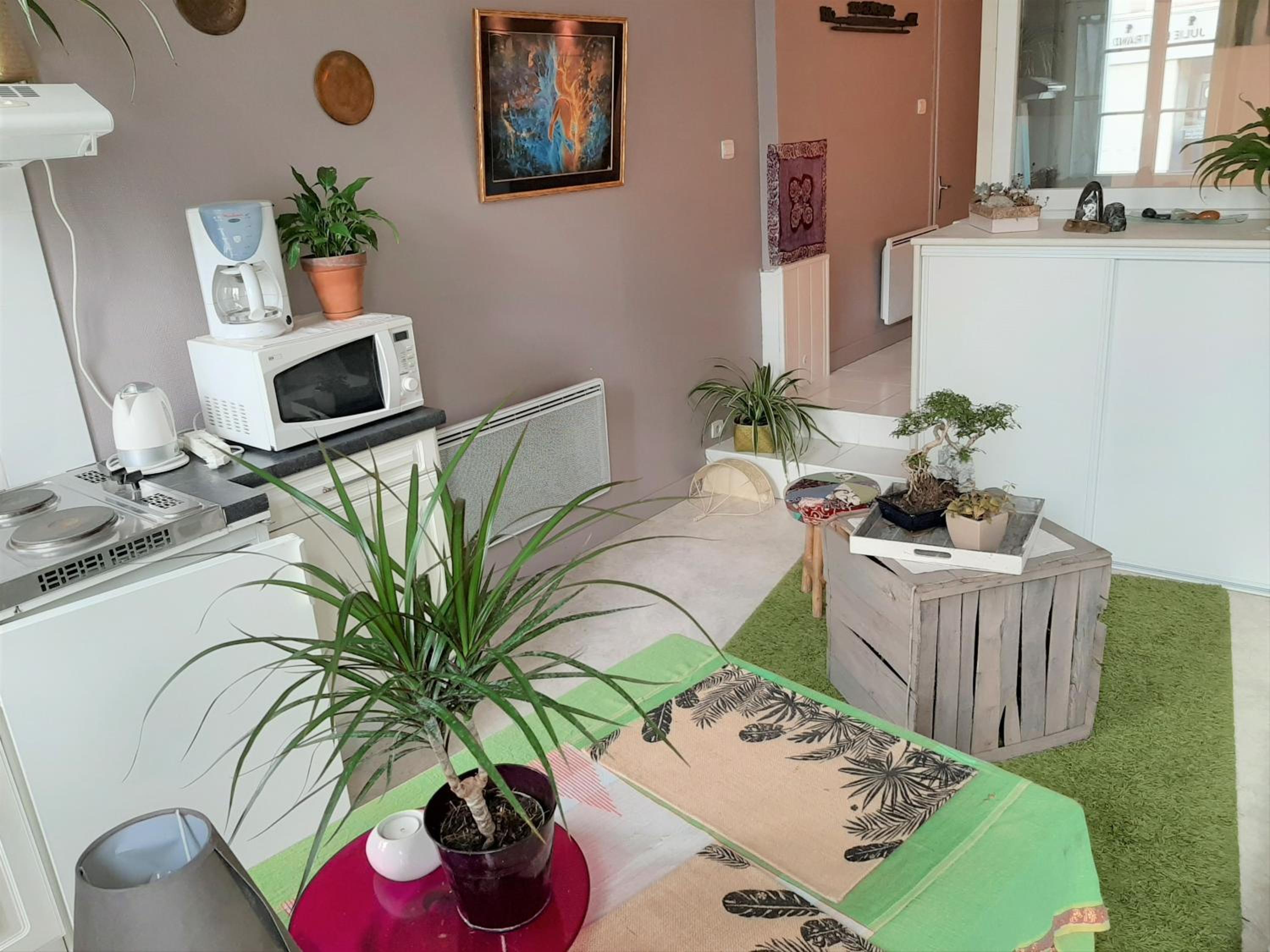 One-Bedroom Apartment photo 2
