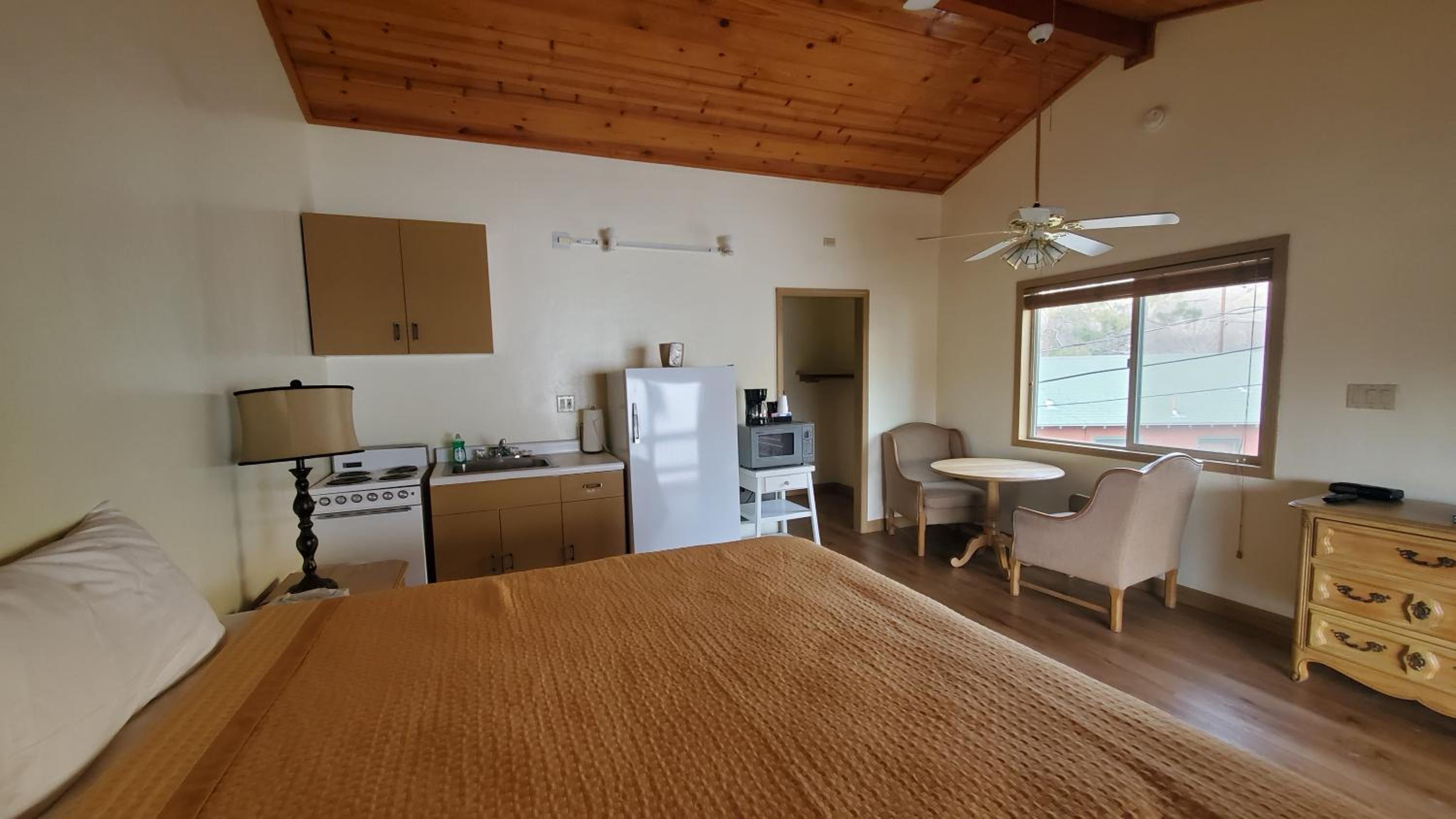 King Suite with Kitchen