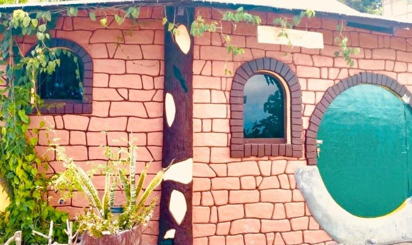 Yumi Hobbit House - AC/Ocean View/Private Bathroom - Photo 3