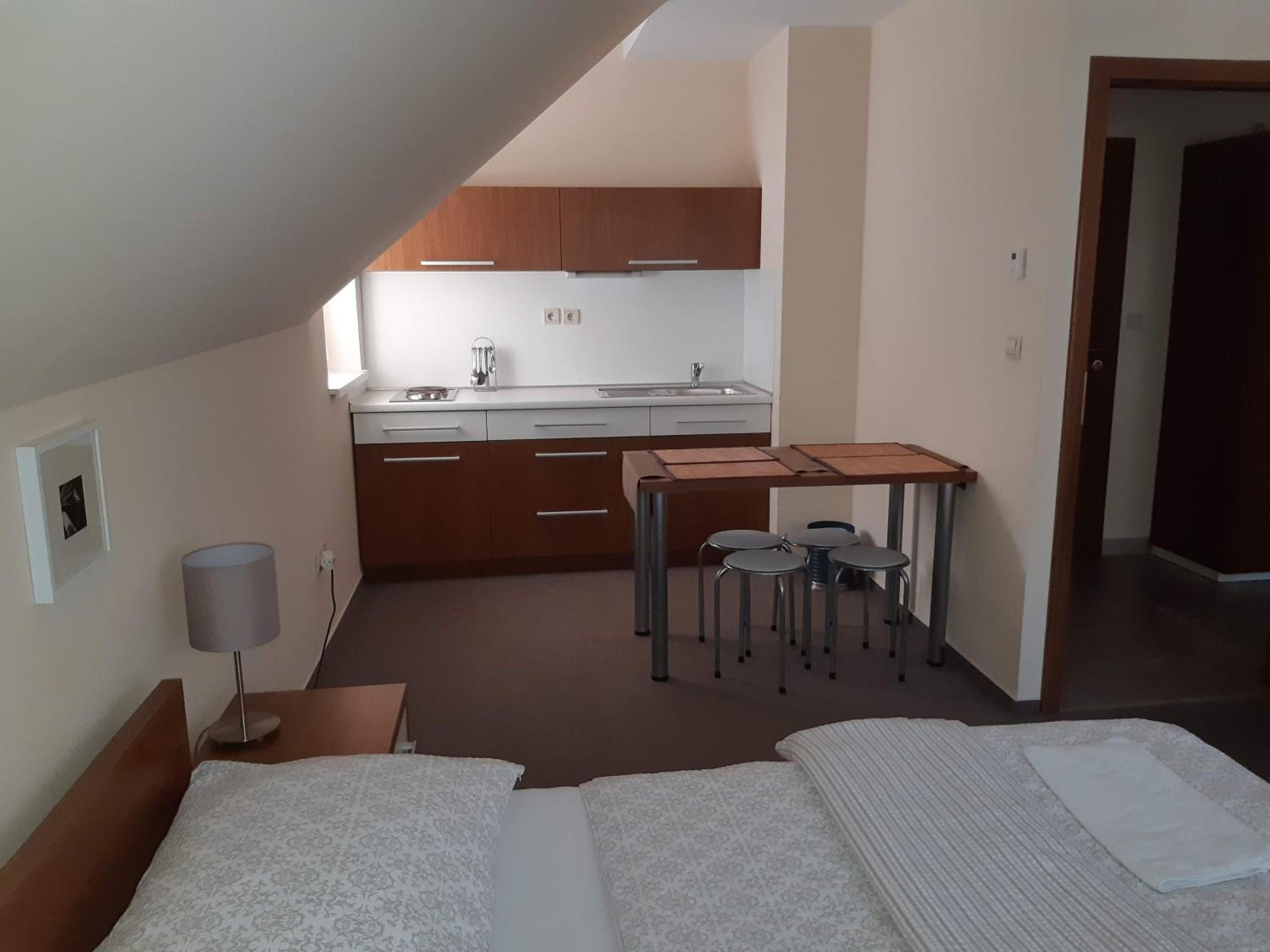 Apartment with Balcony - Photo 5