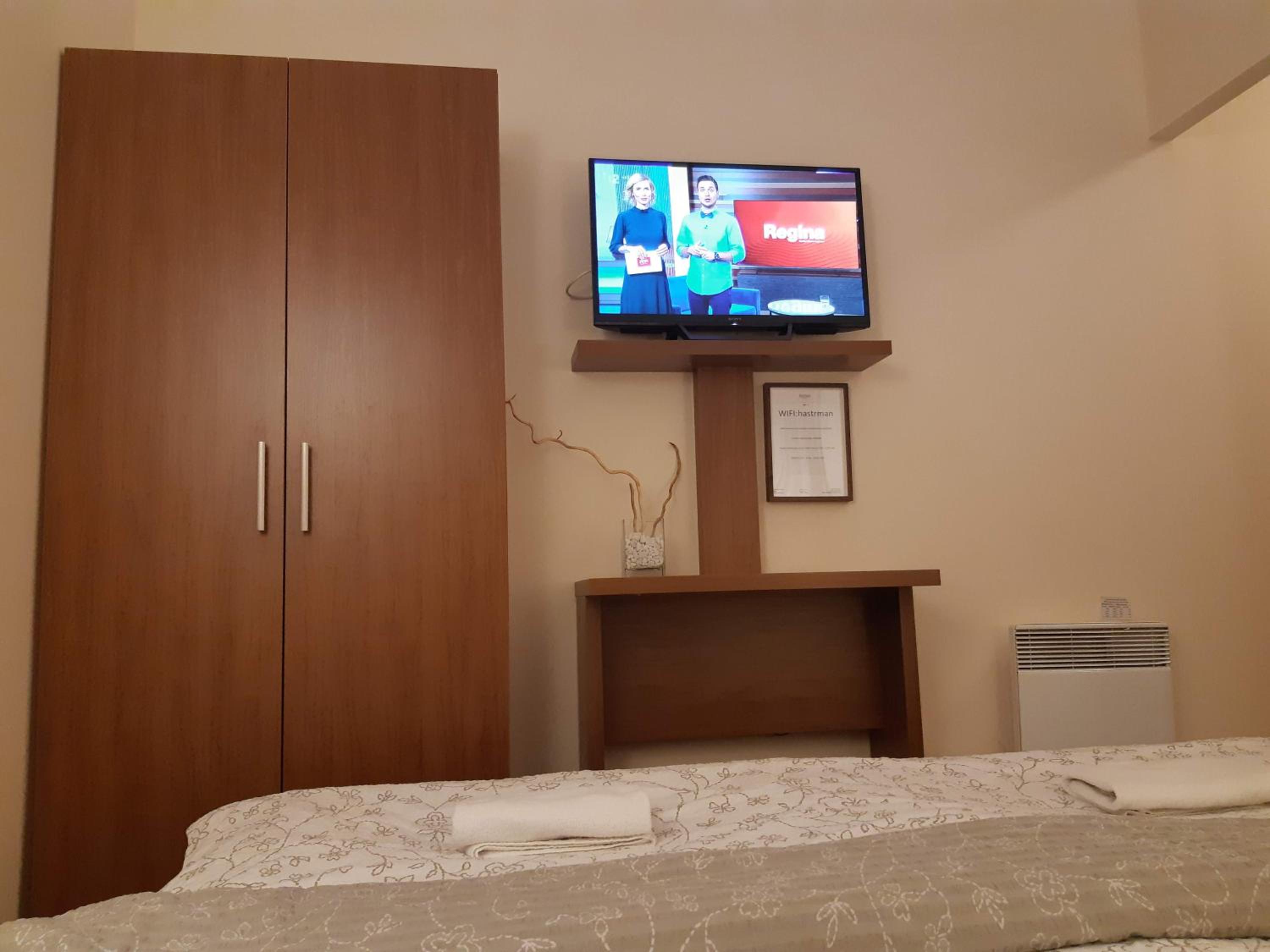 Twin Room - Photo 1