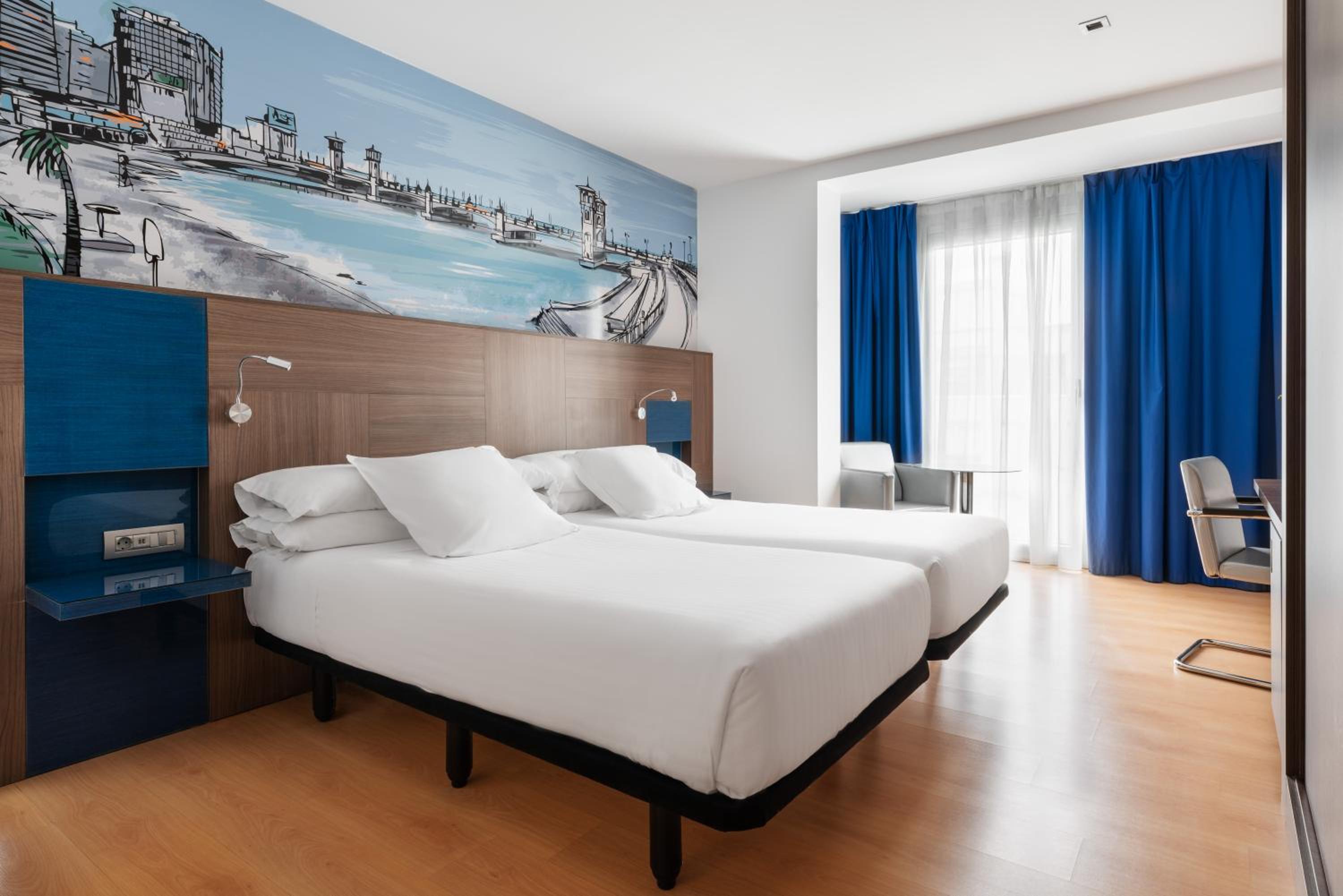 Twin Room with Extra Bed photo 2