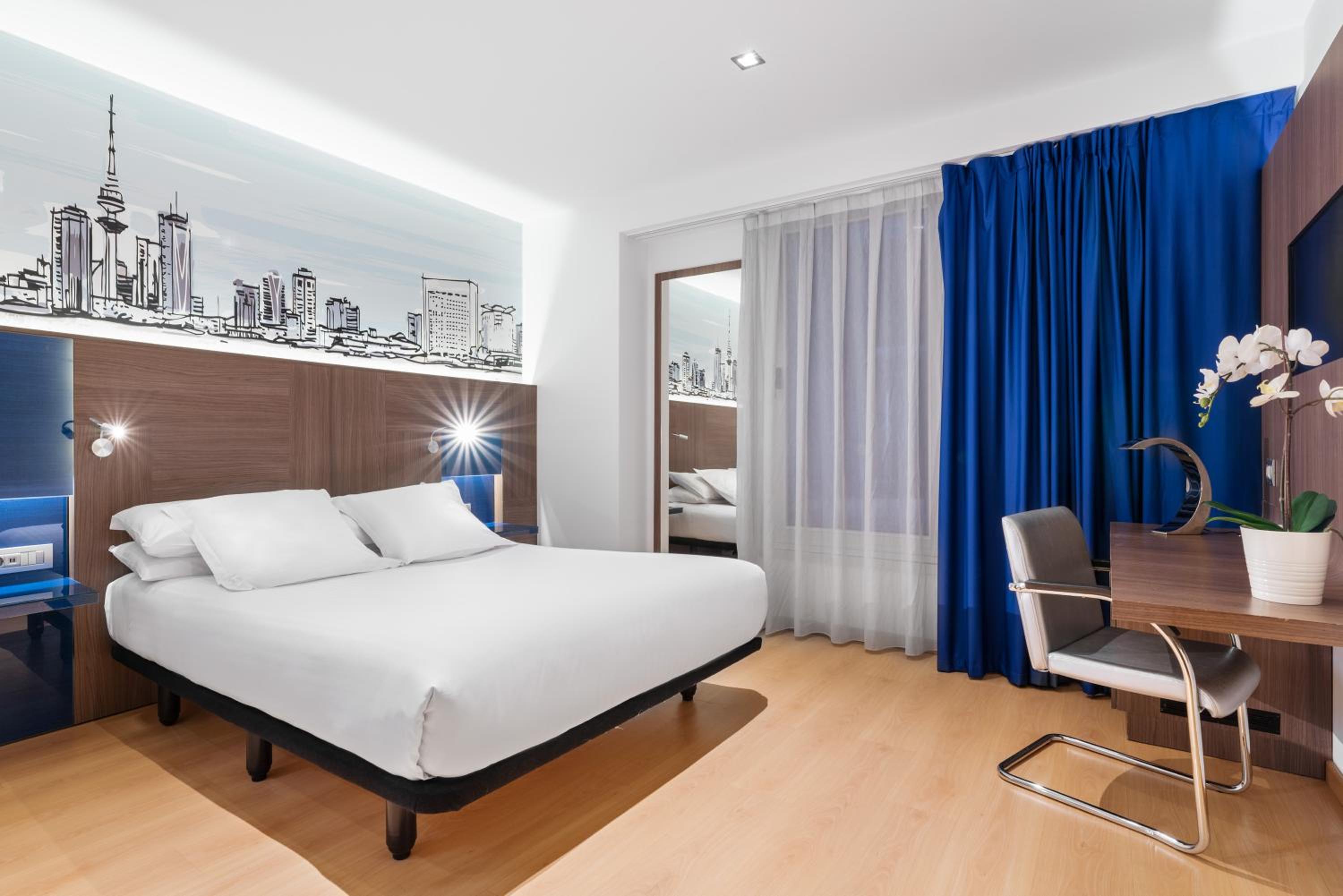 Standard Double or Twin Room photo 2