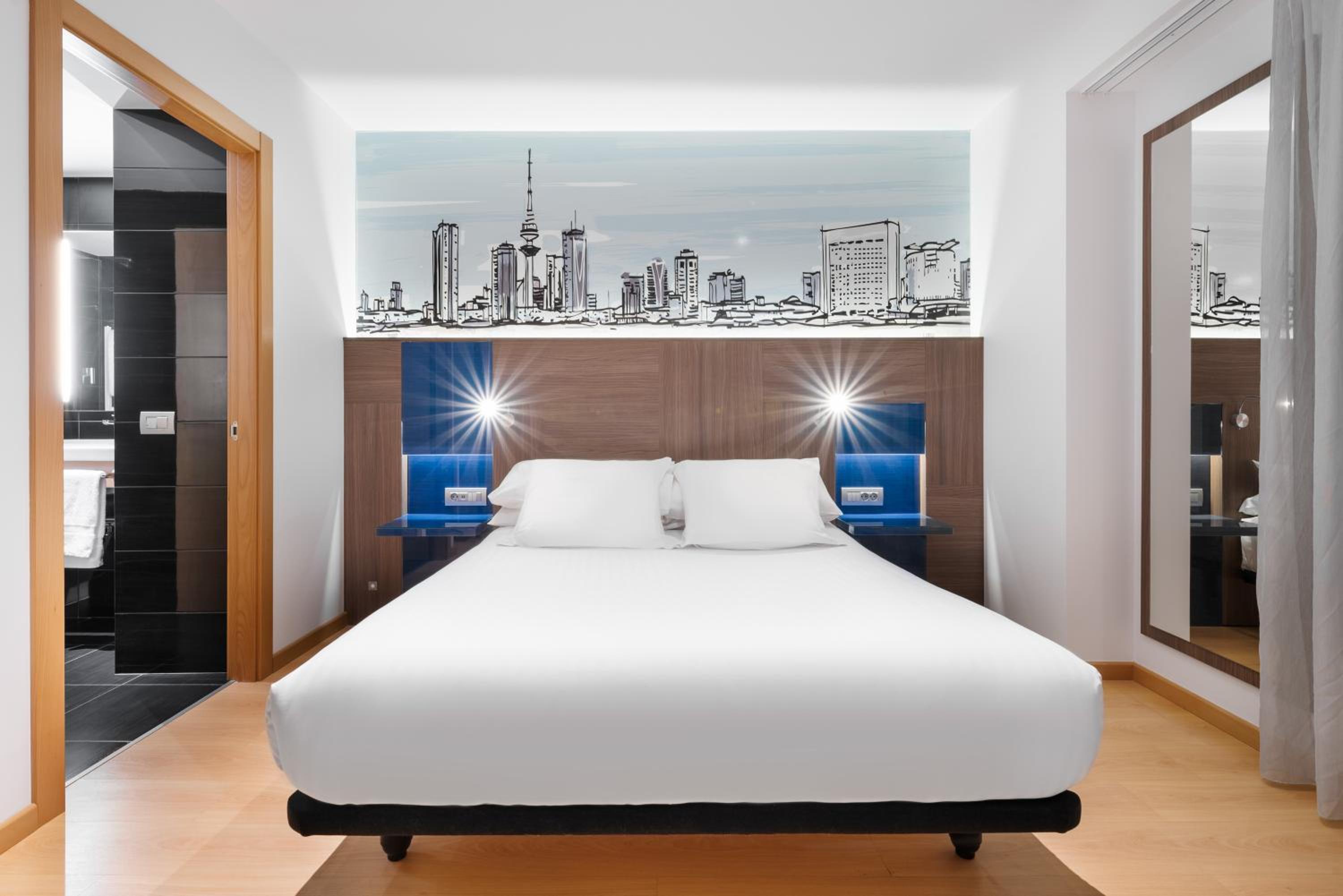 Standard Double or Twin Room photo 3