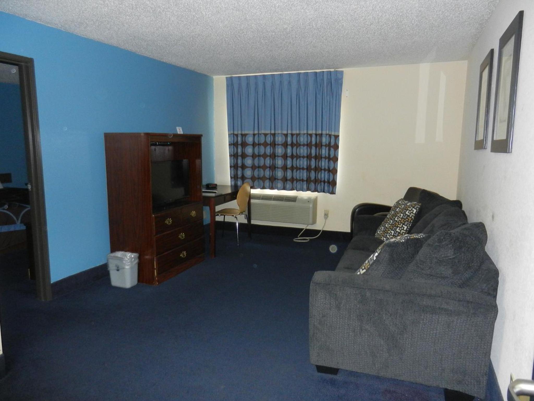 King Studio Suite - Non-Smoking photo 1