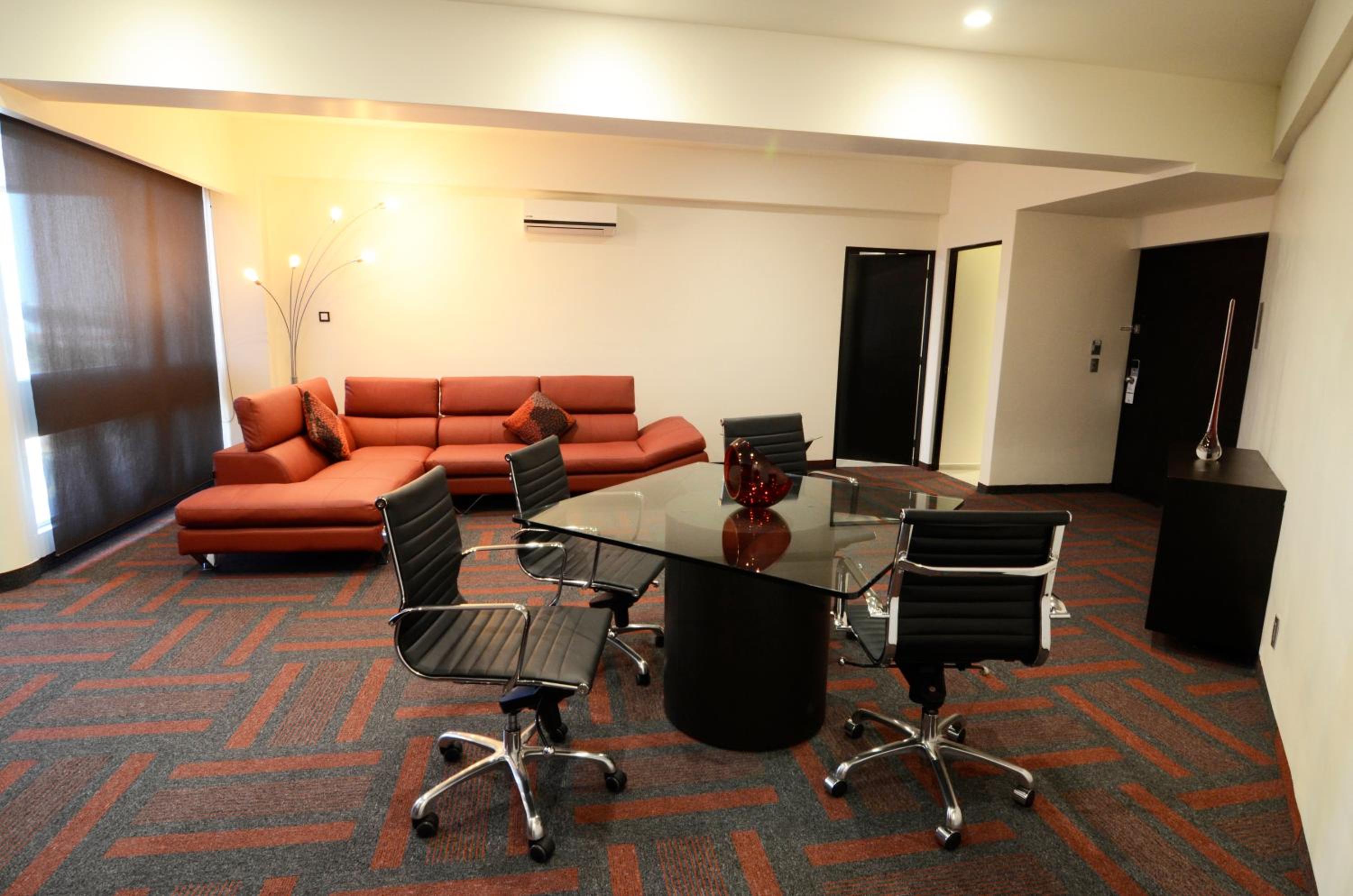 King Suite - Photo 3