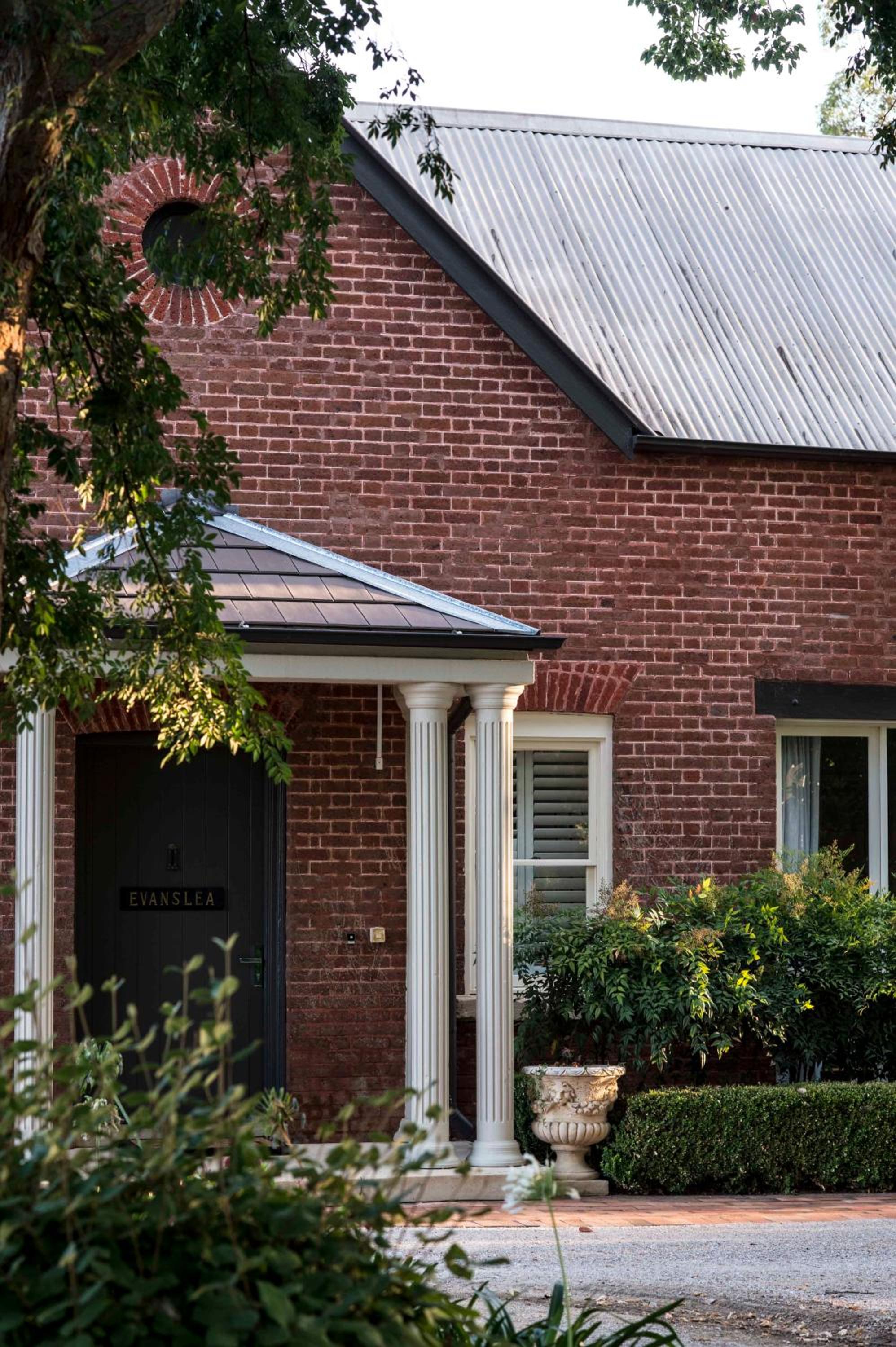 Four-Bedroom House - Evanslea House - Photo 13