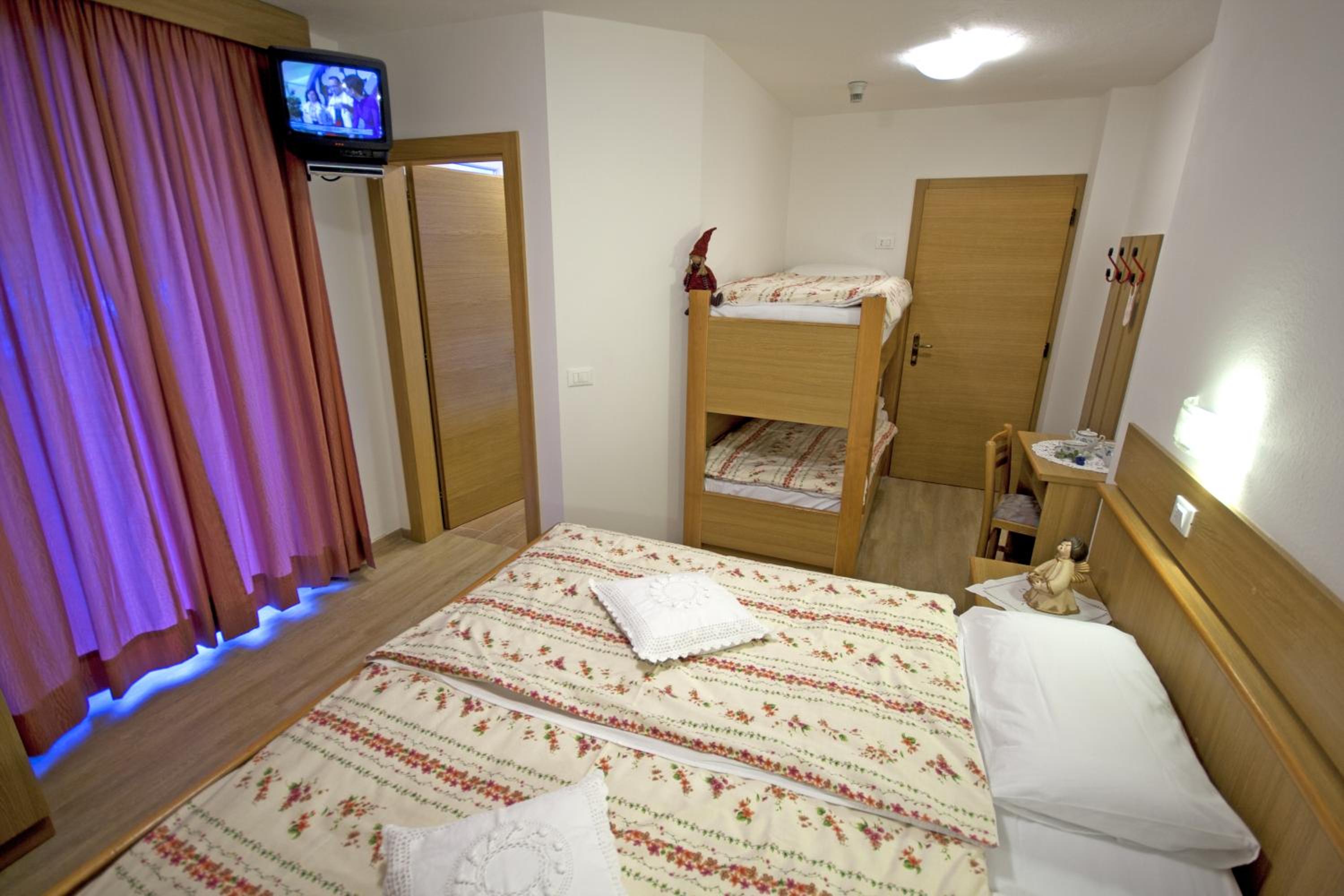 Quadruple Room photo 3