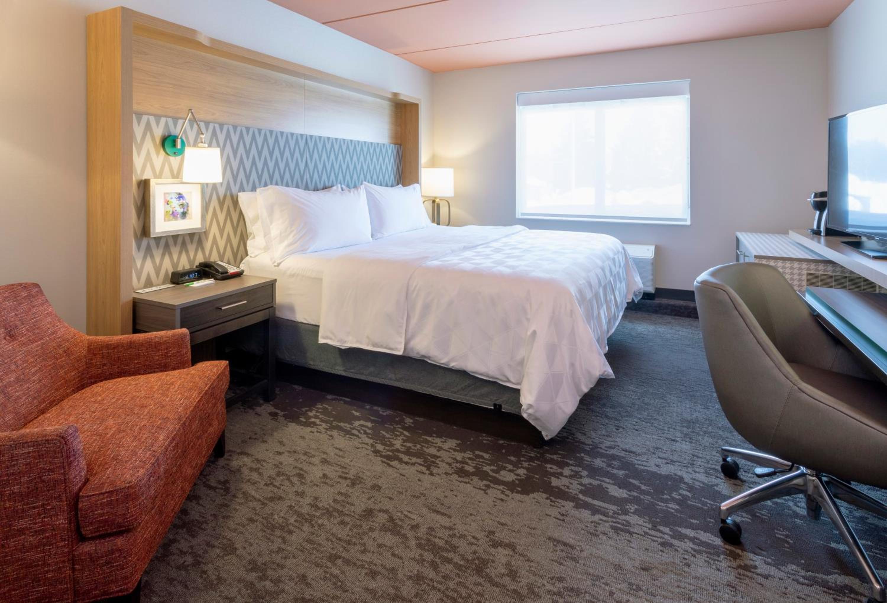 Standard King Room - Photo 2