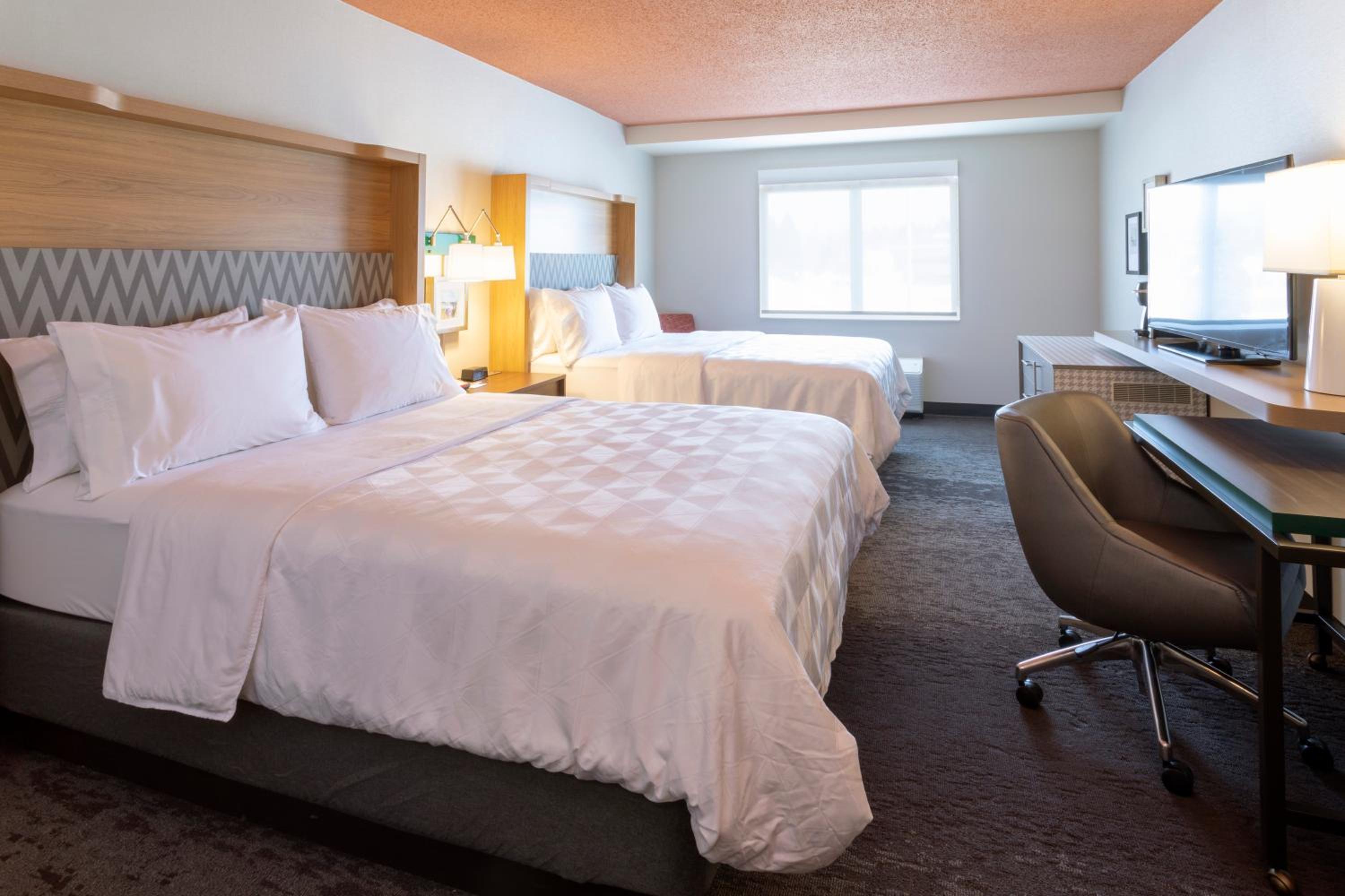 Queen Room with Two Queen Beds - Photo 1