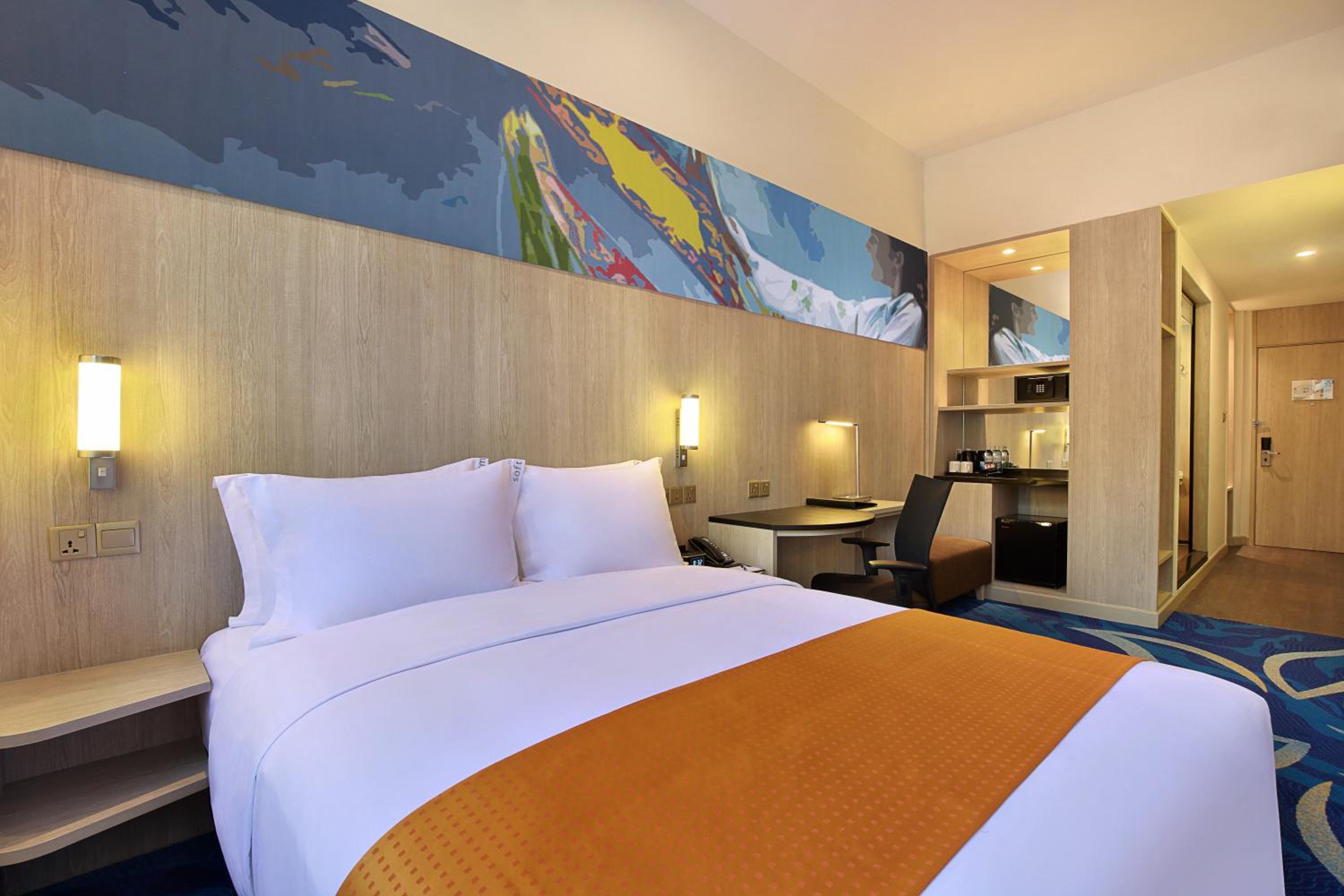 Standard Queen Room with Single Sofa Bed