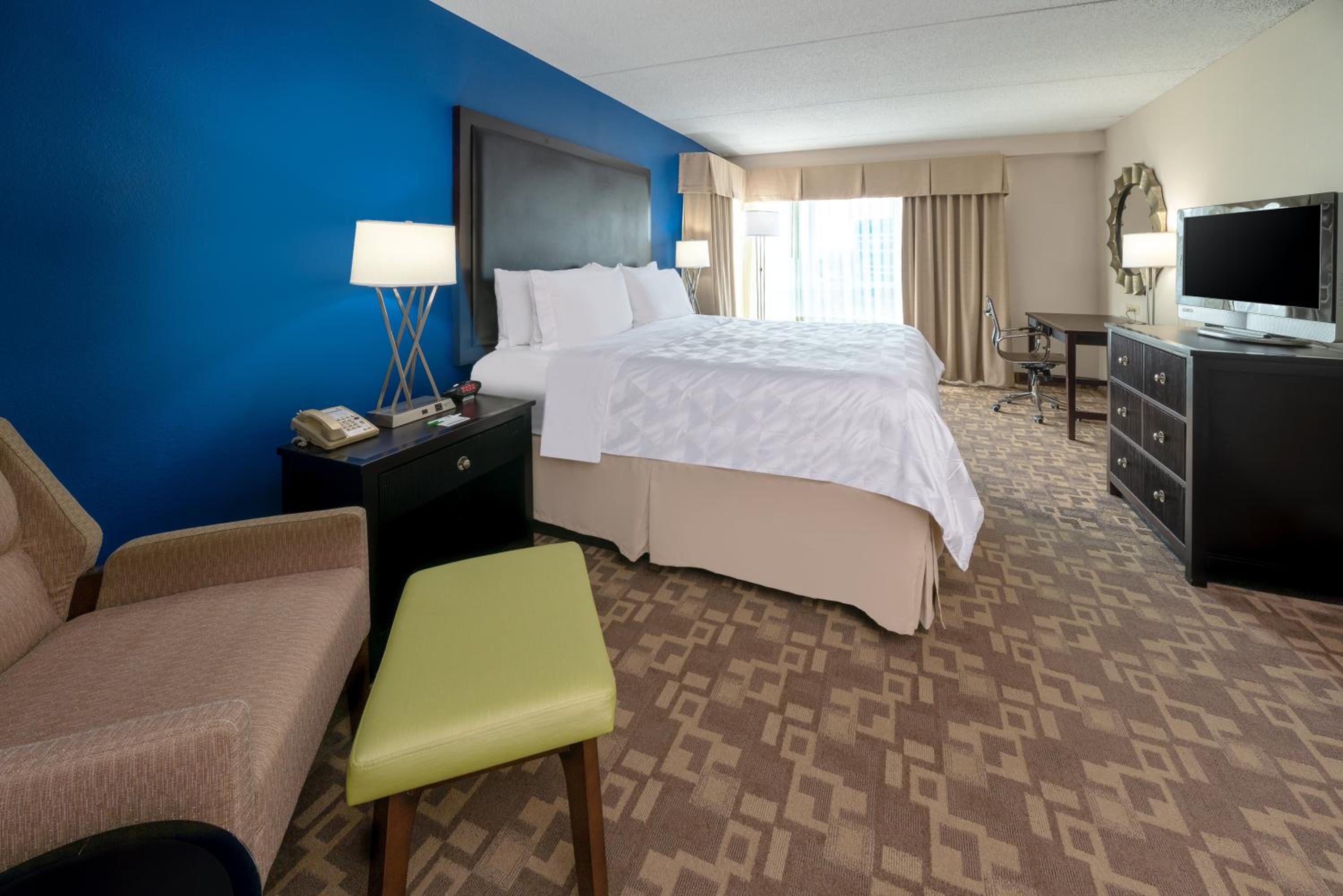 Standard King Room - Photo 2