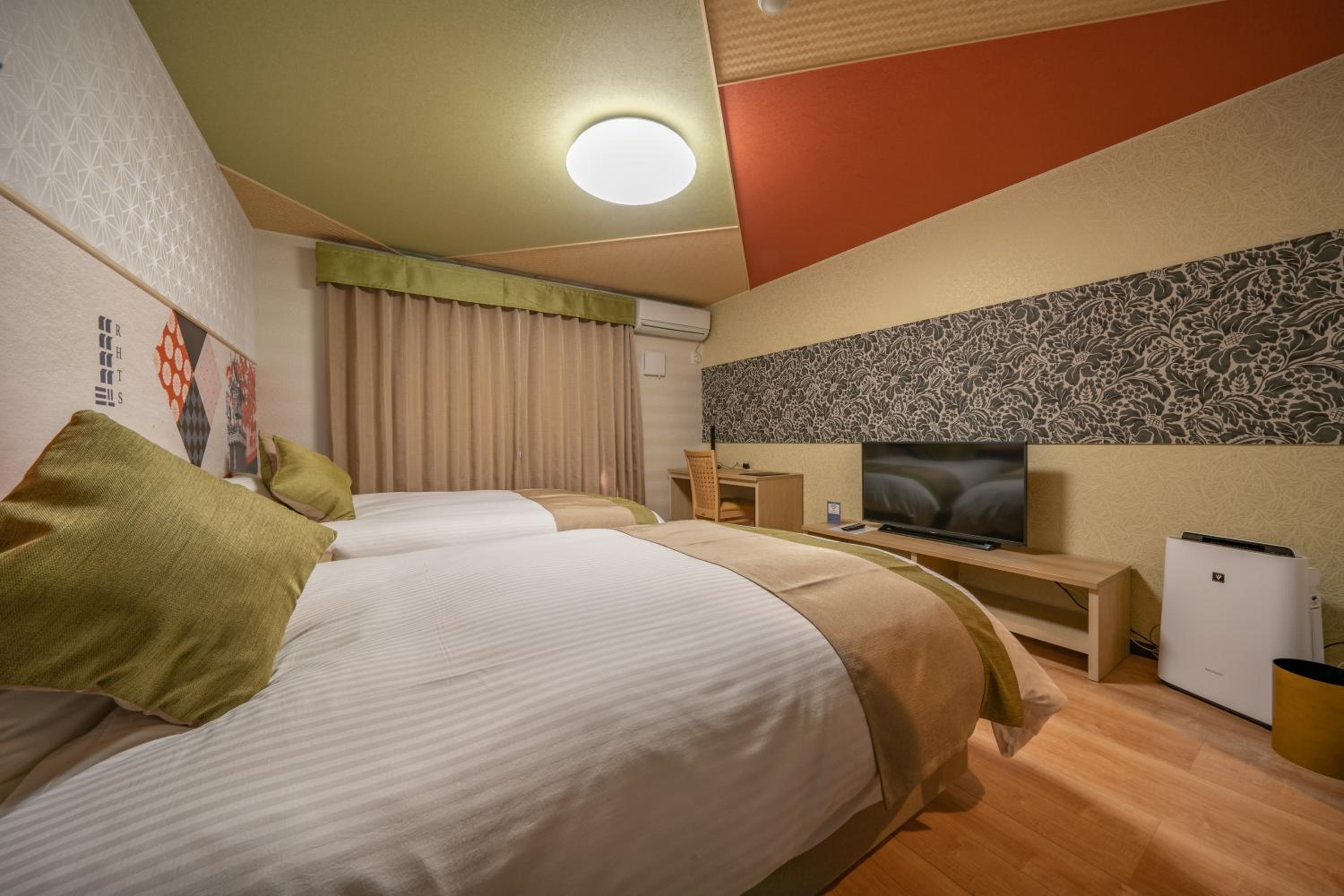 Standard Twin Room - Photo 1