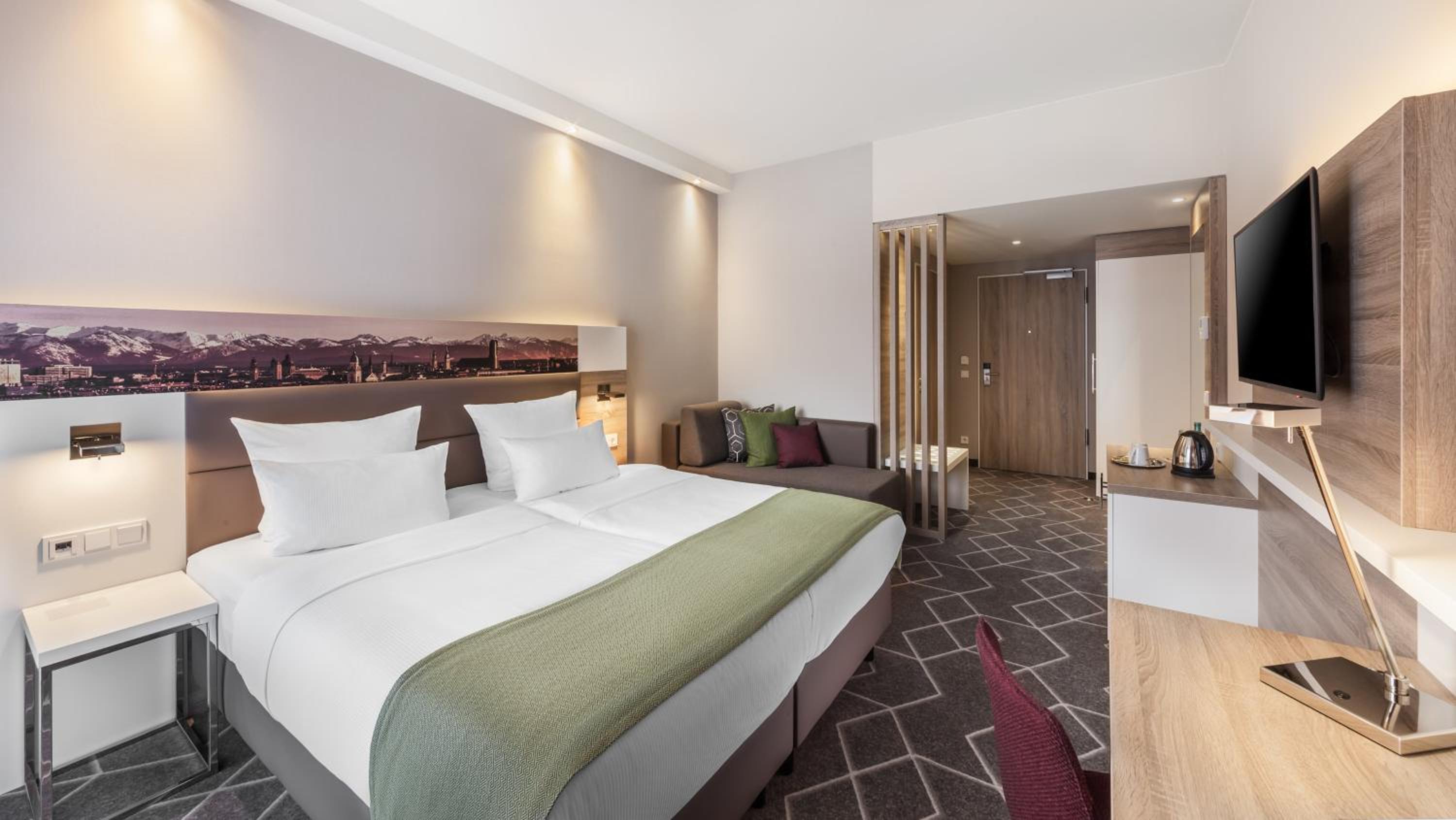 Standard King Room - Photo 7