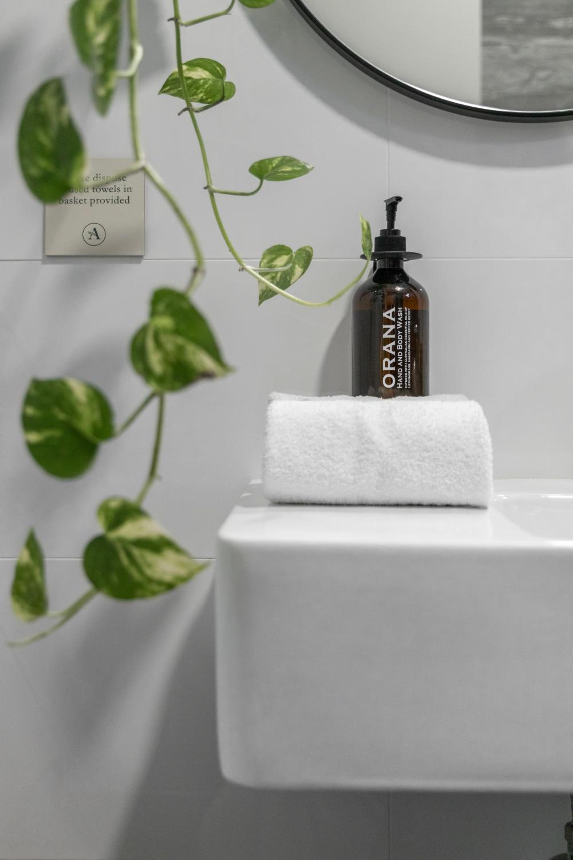 Single Room with Shared Bathroom thumbnail 6