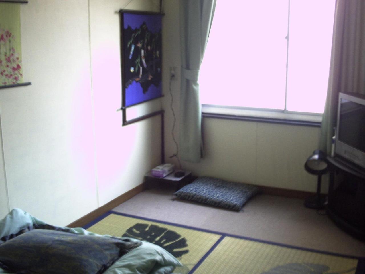 Standard Twin Room with Shared Bathroom photo 1