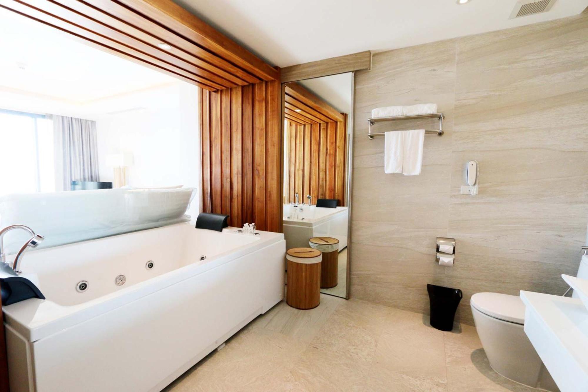 Top Star Private Pool Residence