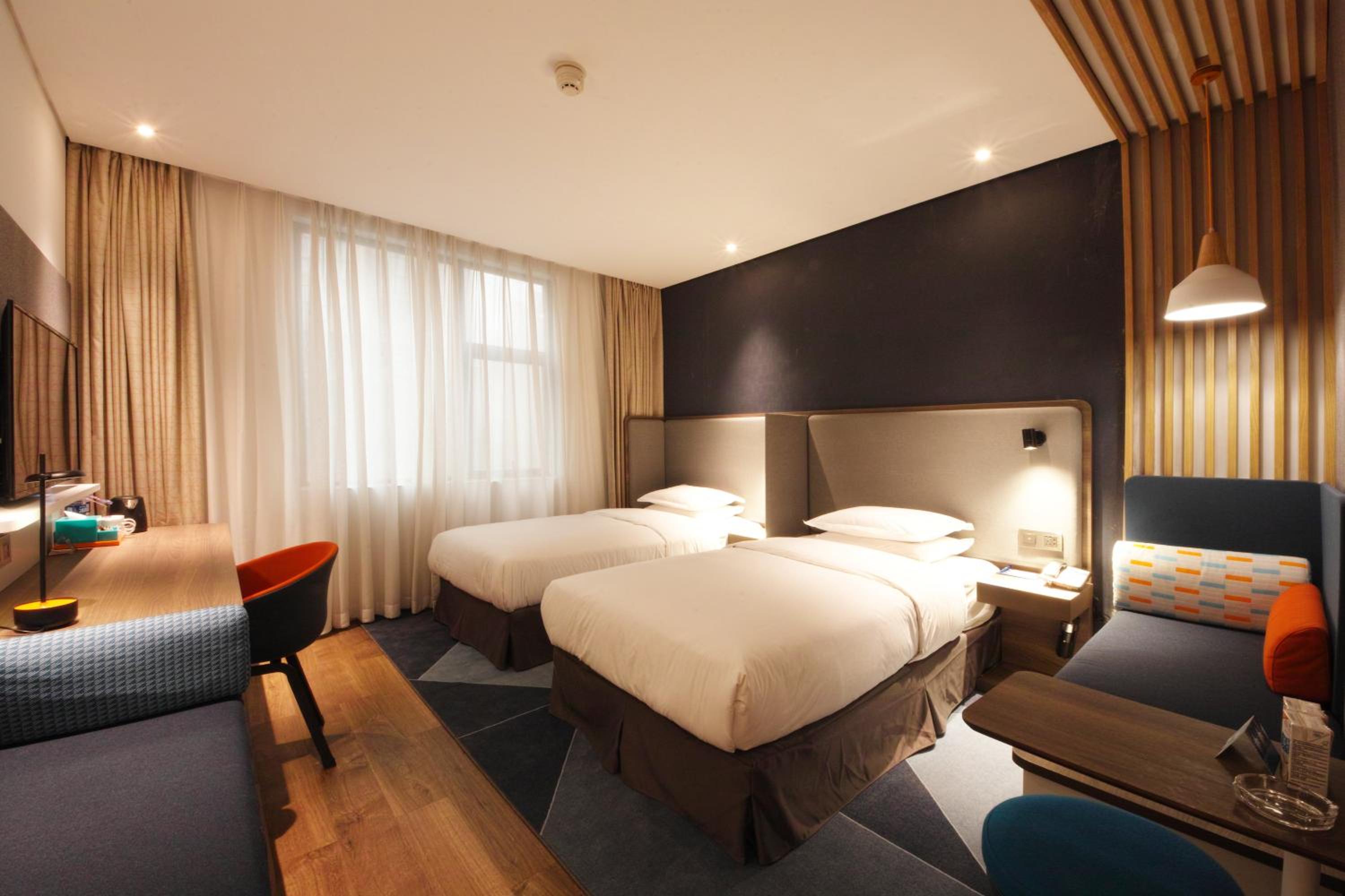 Standard Twin Room photo 2
