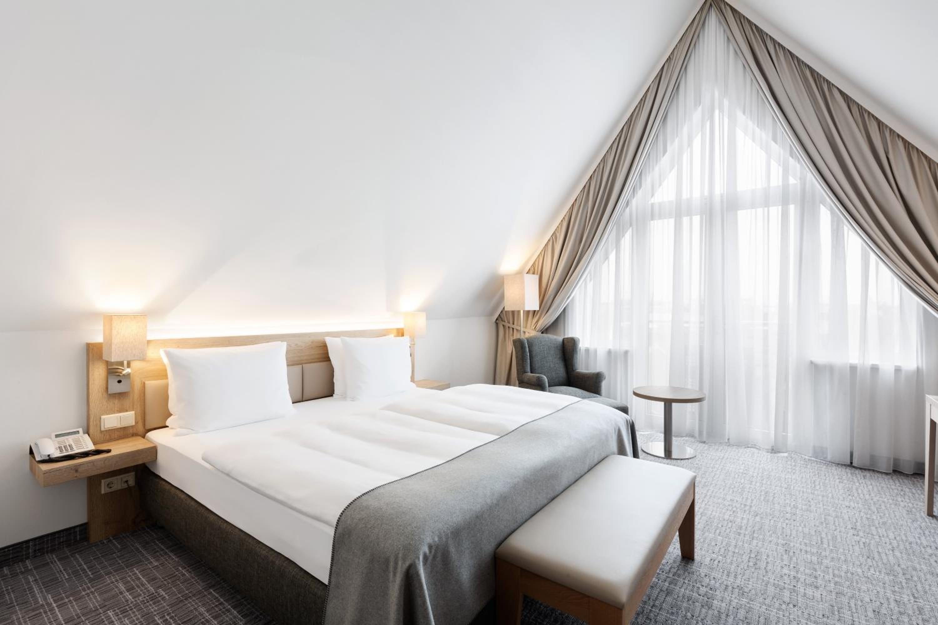 Superior King Room