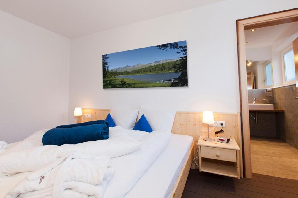 Two-Bedroom Apartment with Balcony (6 Adults) photo 2