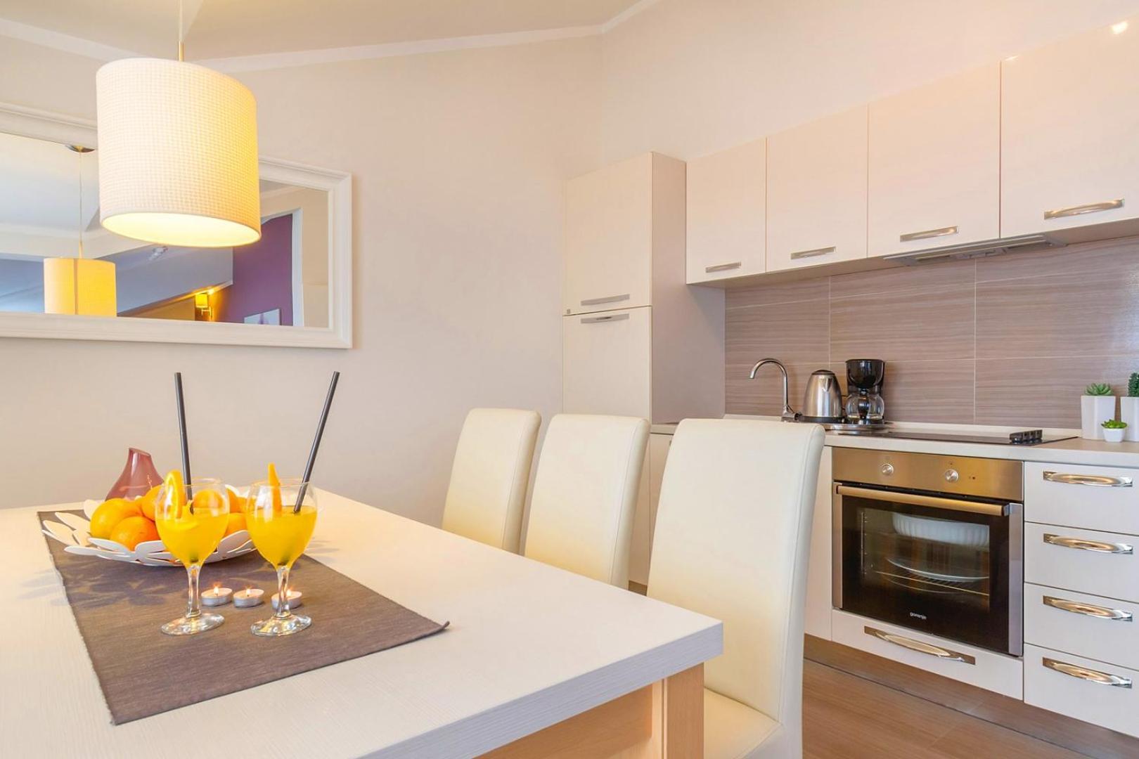 Apartment with Sea View photo 2