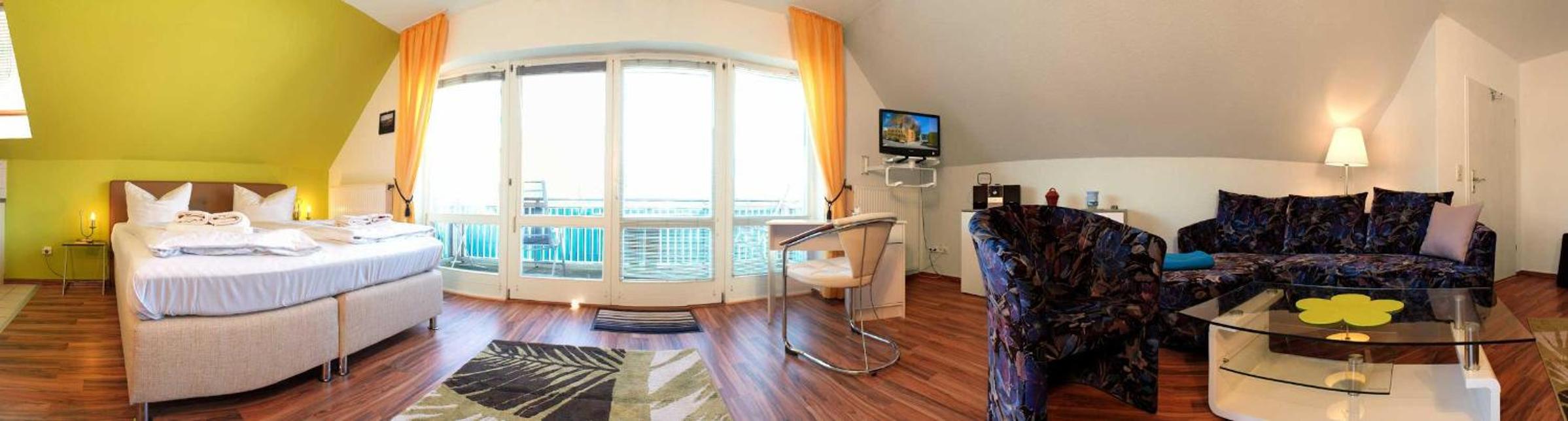 Apartment with Balcony photo 2