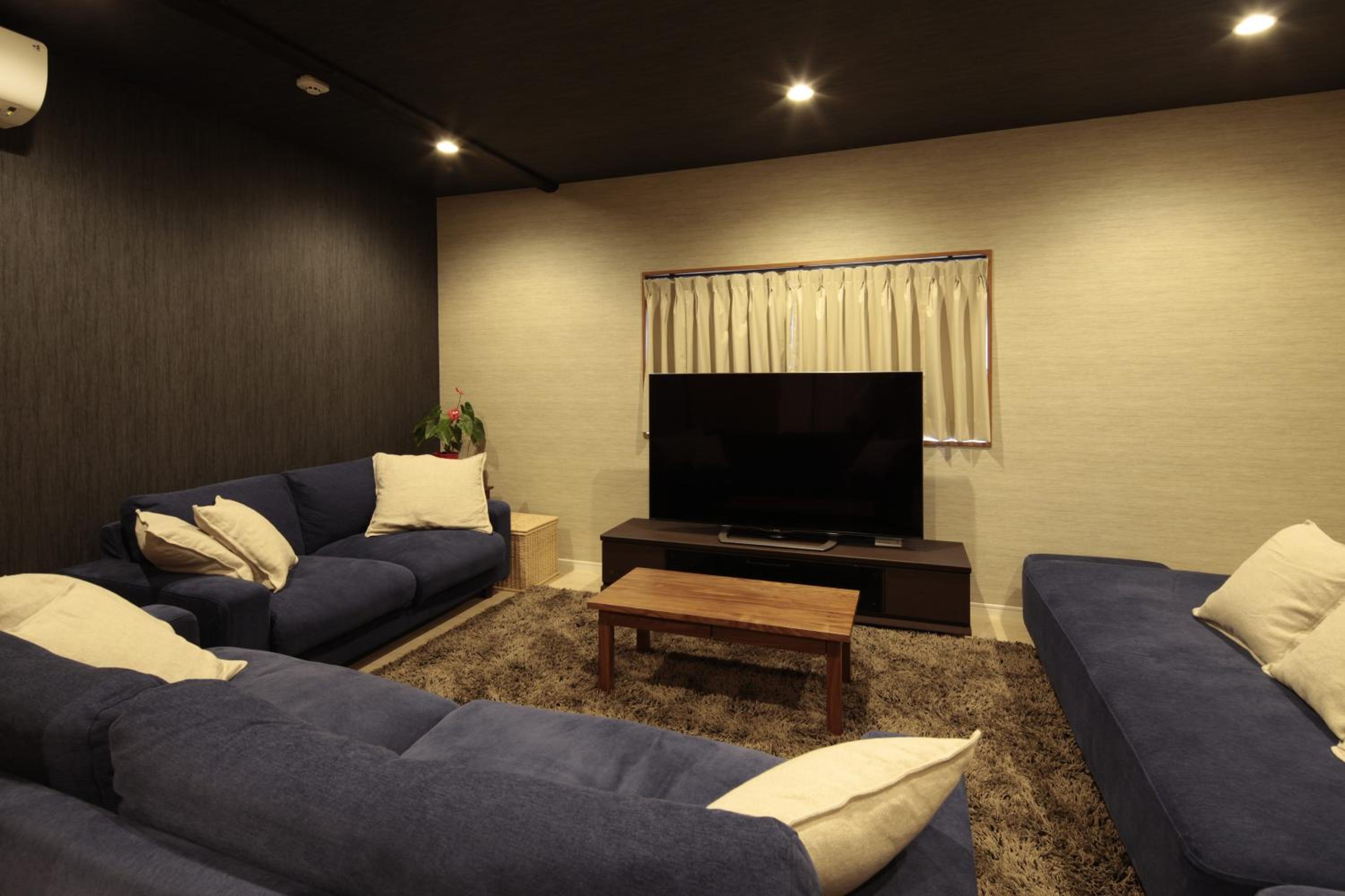 Standard Family Room - Photo 9