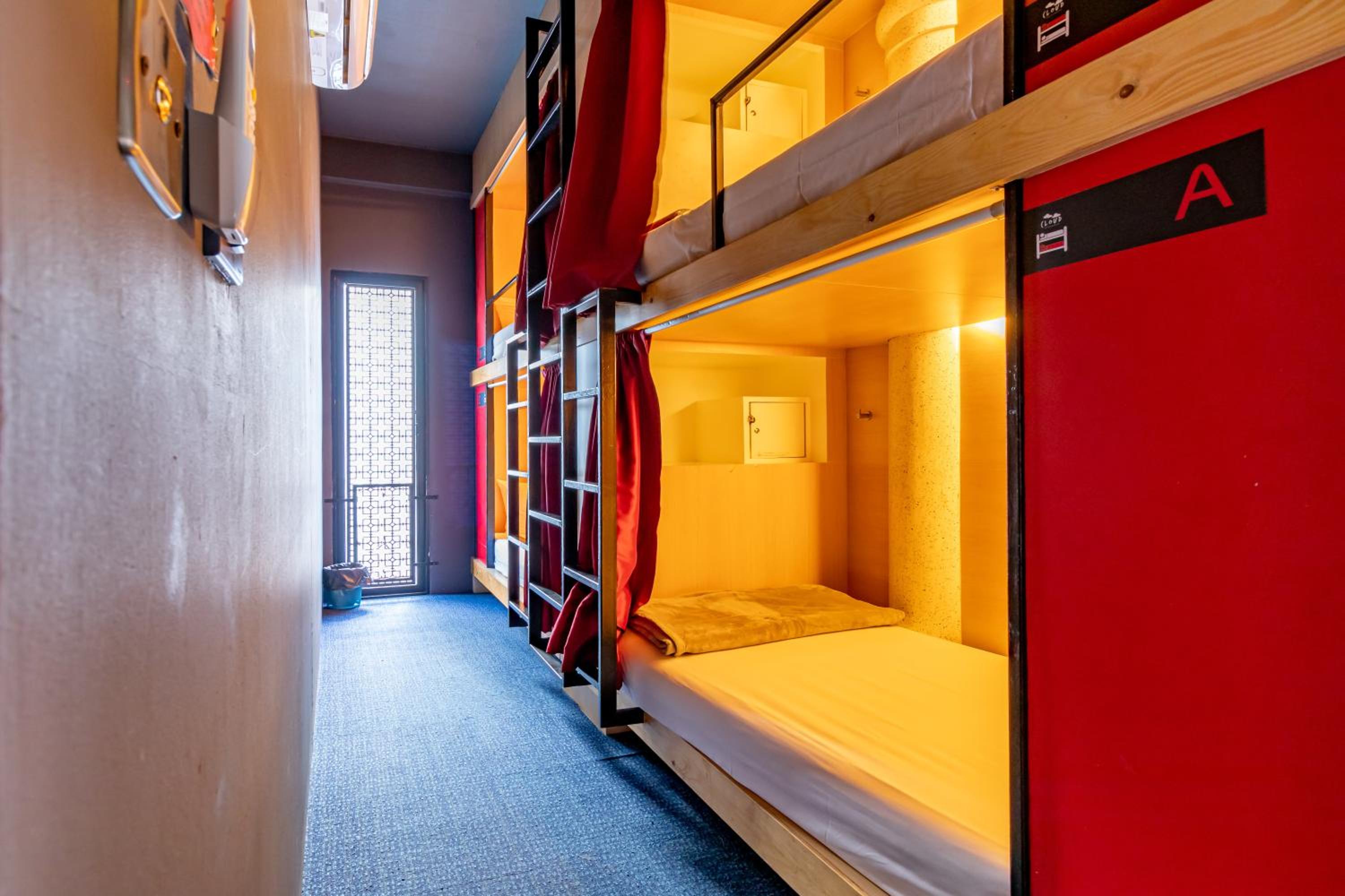 Single Bed in 4-Bed Dormitory Room photo 2