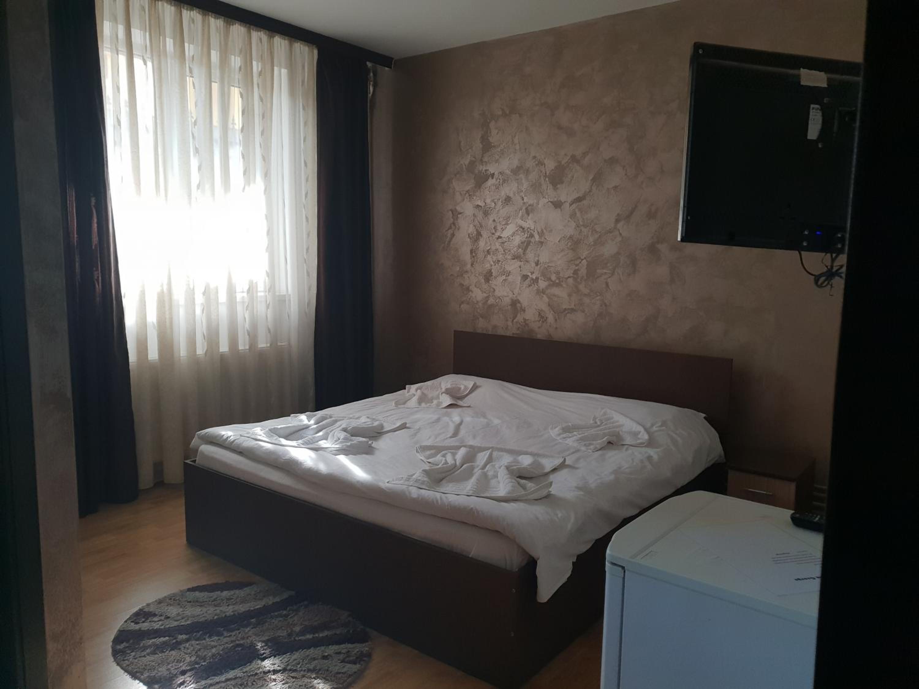 Double Room - Photo 4