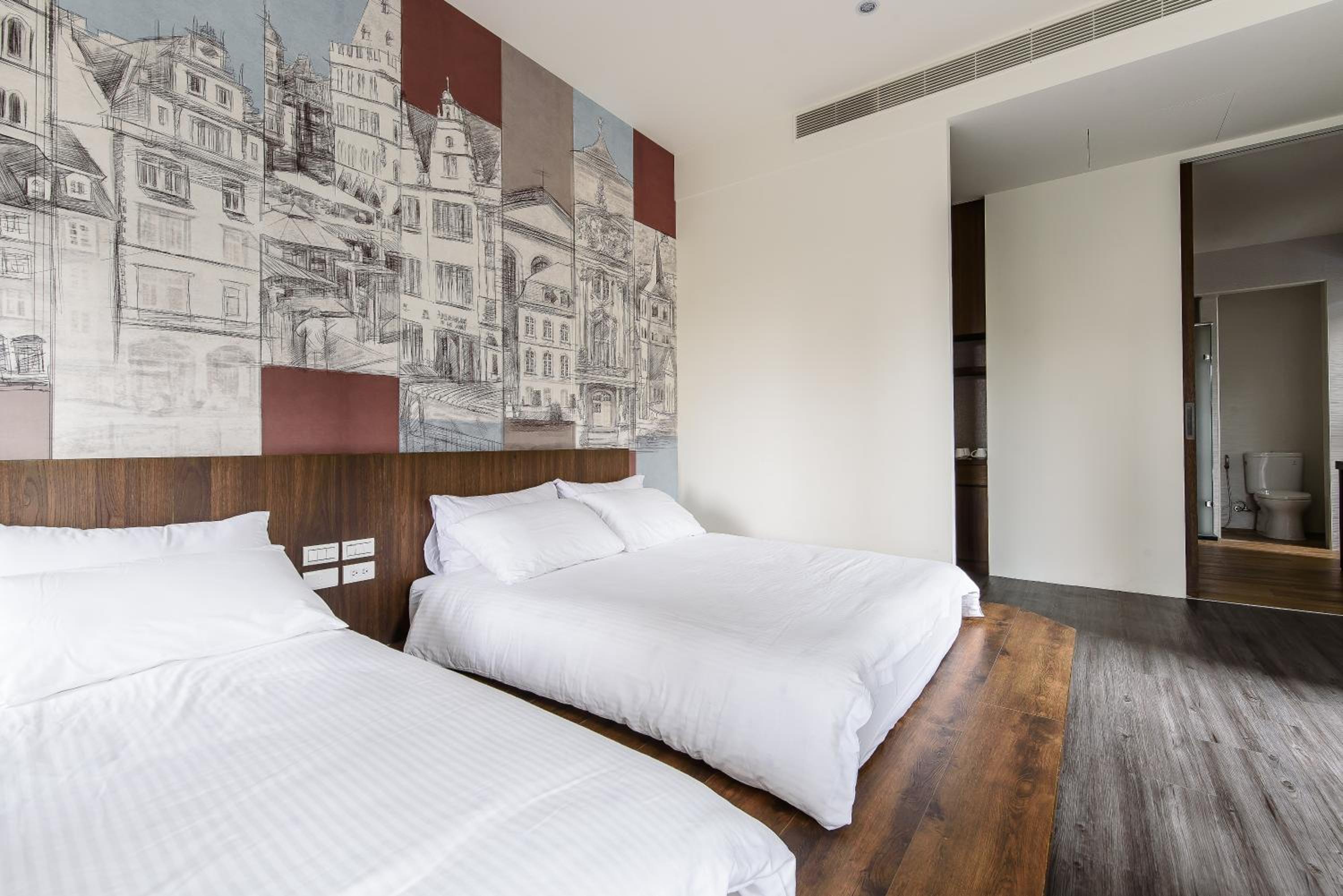 Superior Quadruple Room - Photo 7