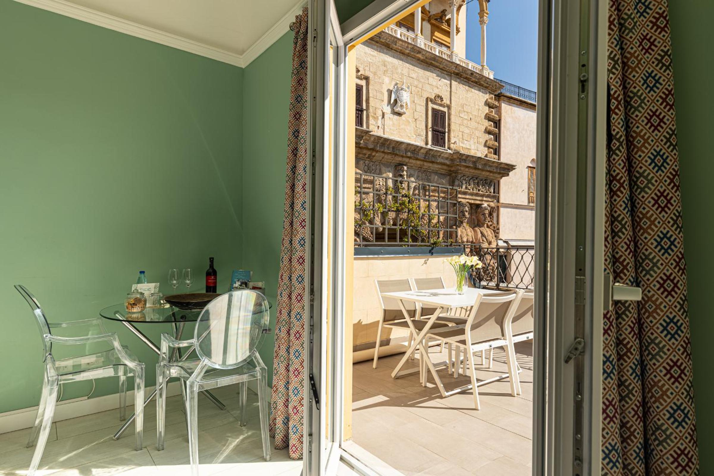 Suite with Terrace - Photo 8