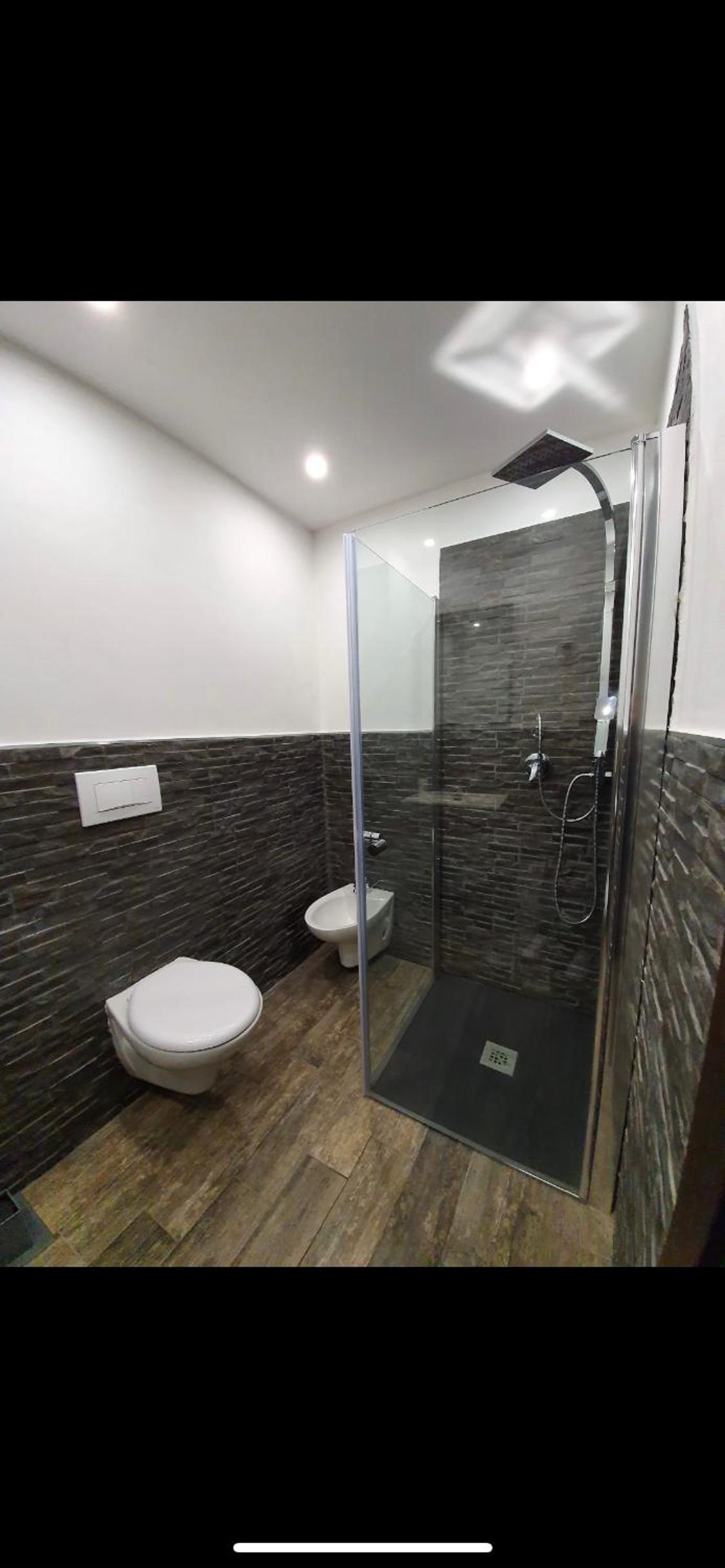 Double Room with Balcony - Photo 8
