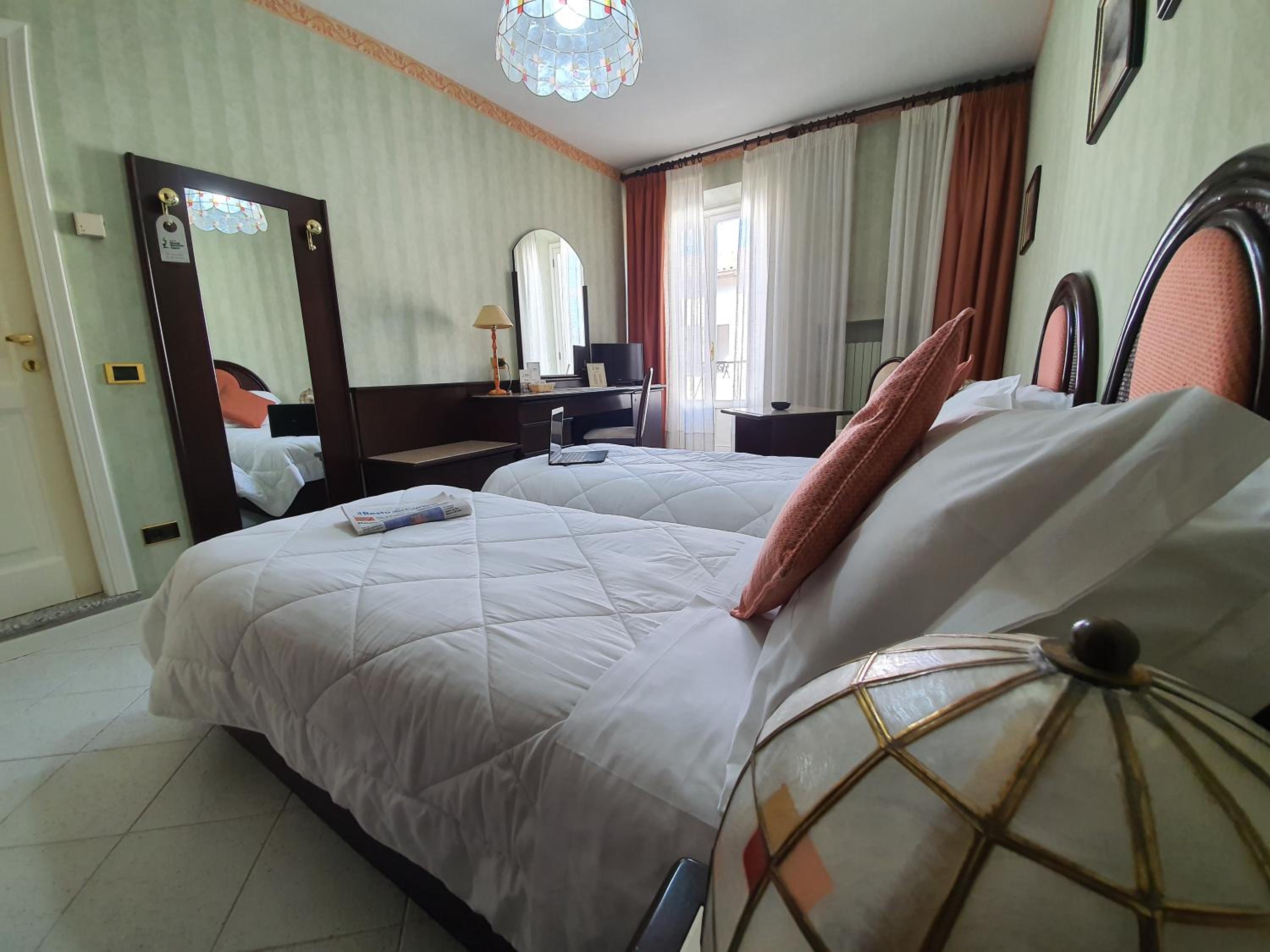 Standard Double Room - Photo 1