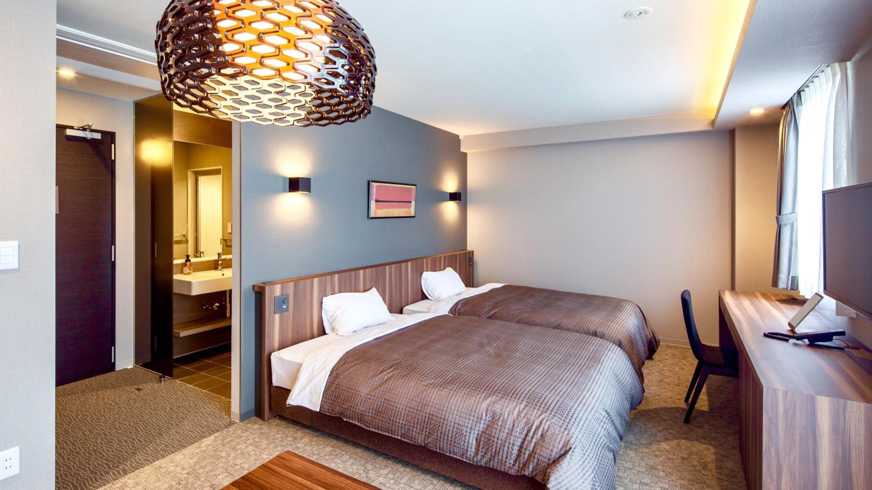 Twin Room - Disability Access - Photo 4
