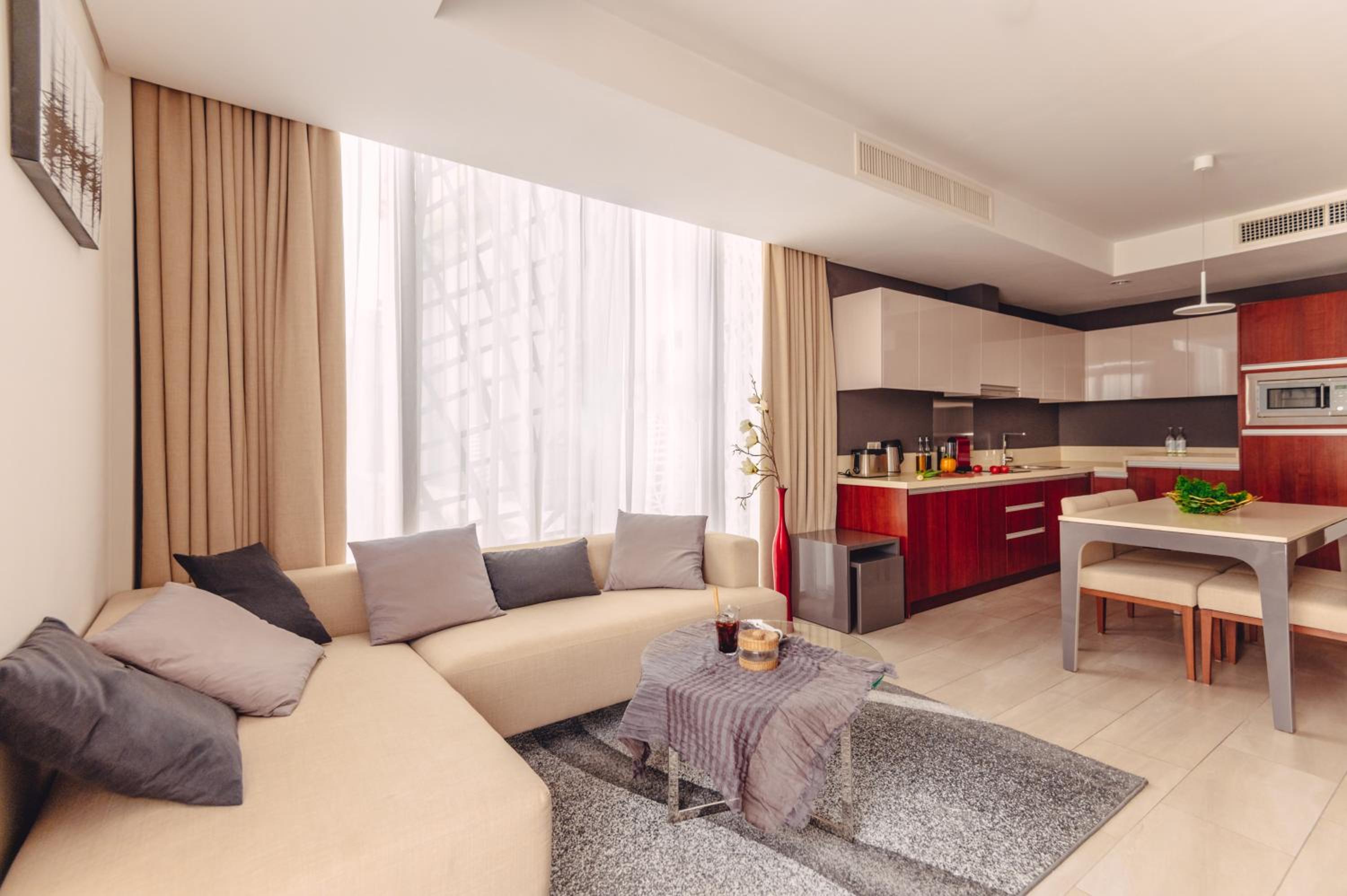 Deluxe 1-Bedroom photo 2