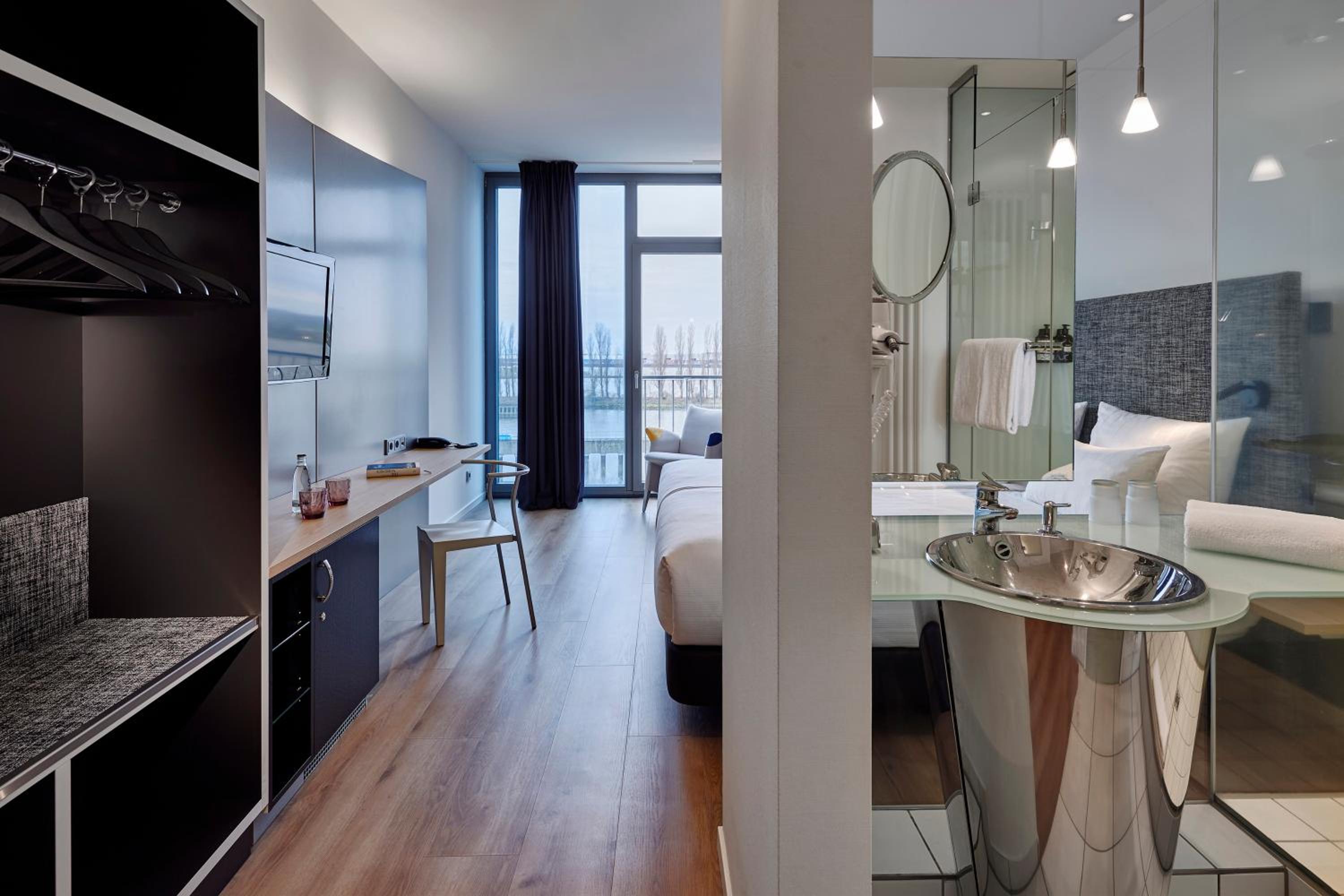 The Innside Room - River View - Photo 15