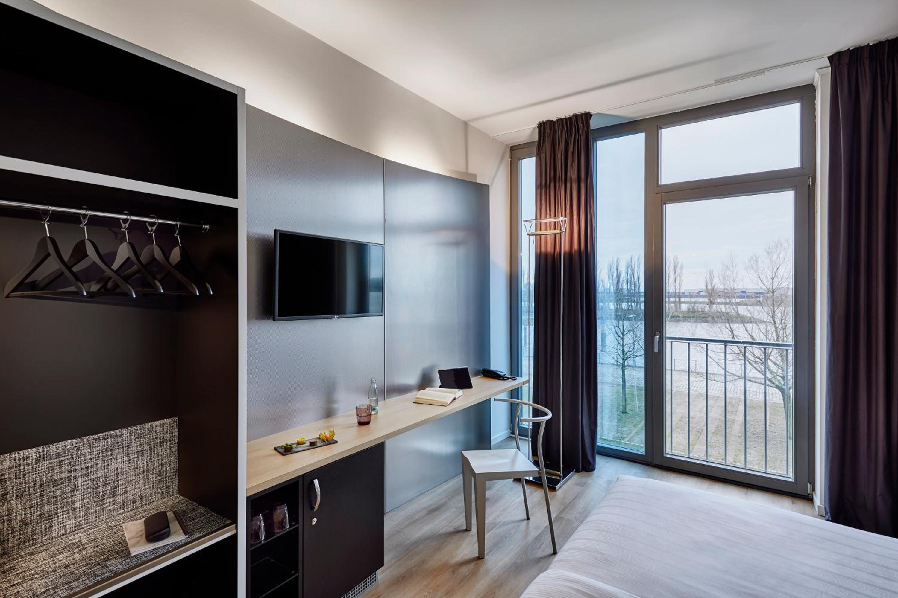 The Innside Room - River View - Photo 13