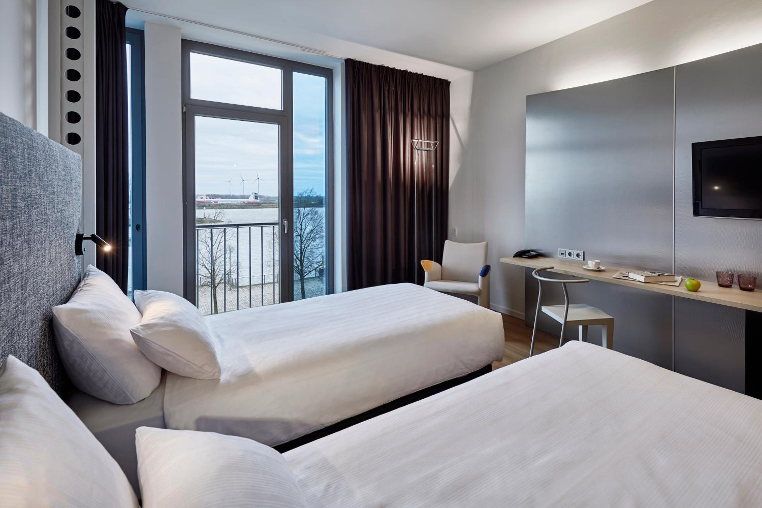 The Innside Room - River View - Photo 9