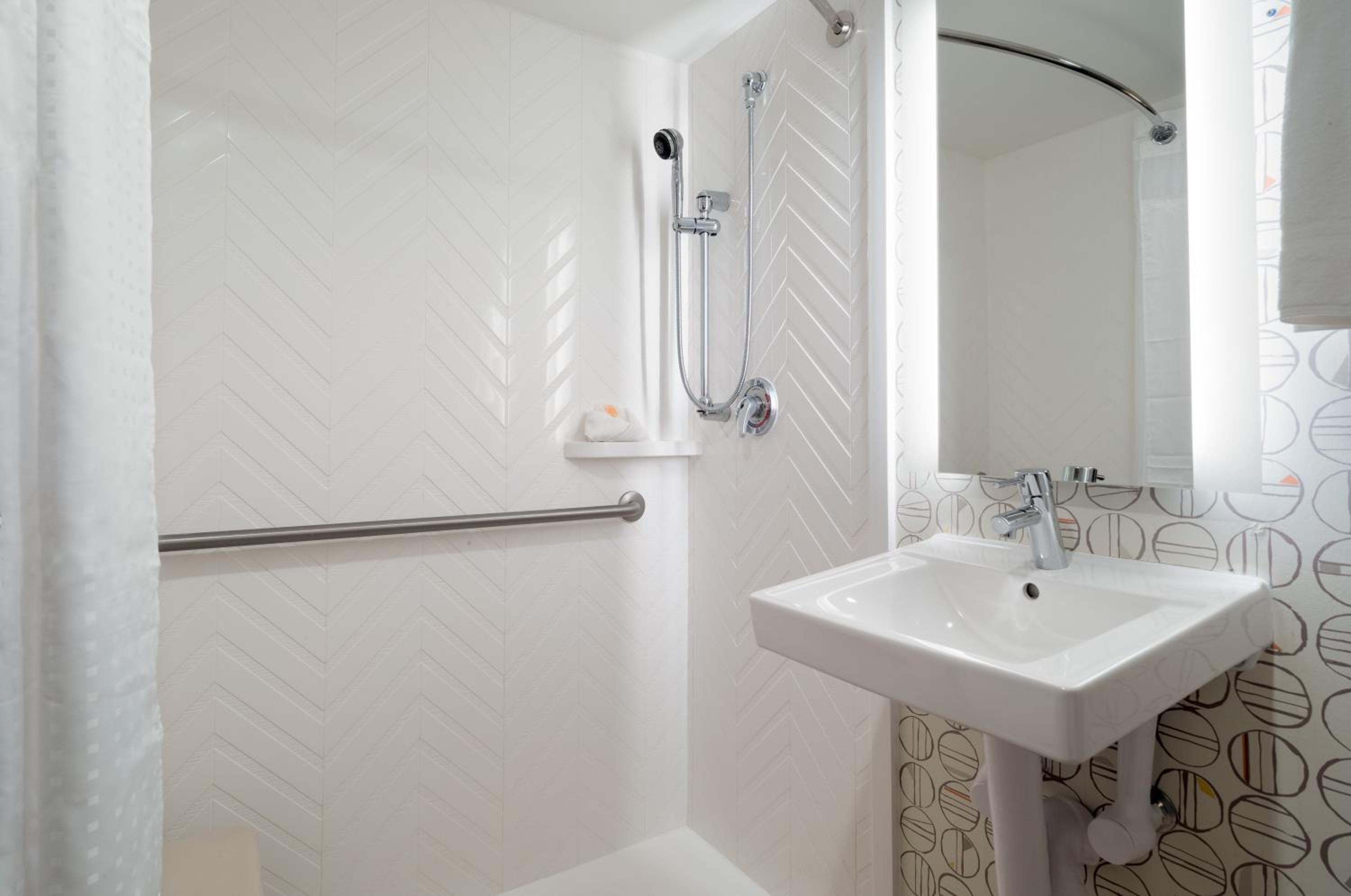 King Room with Mobility Accessible Roll-In Shower