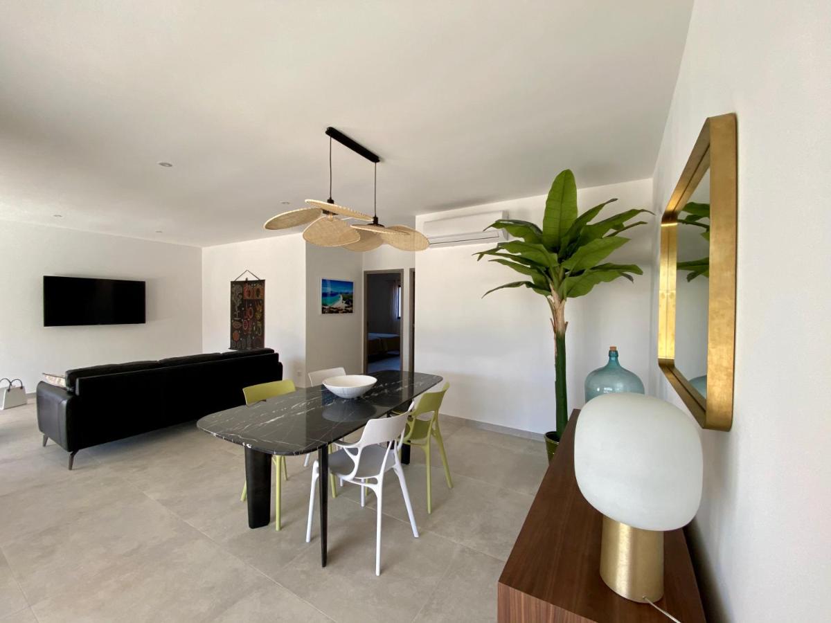 Three-Bedroom Villa with Private Pool photo 2