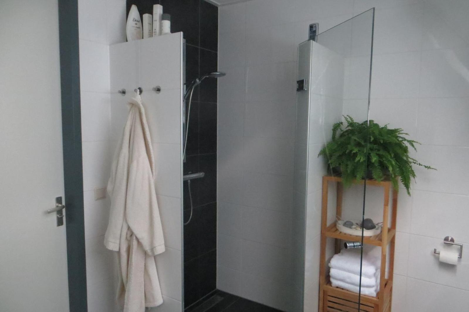 Double Room with Private External Bathroom photo 2