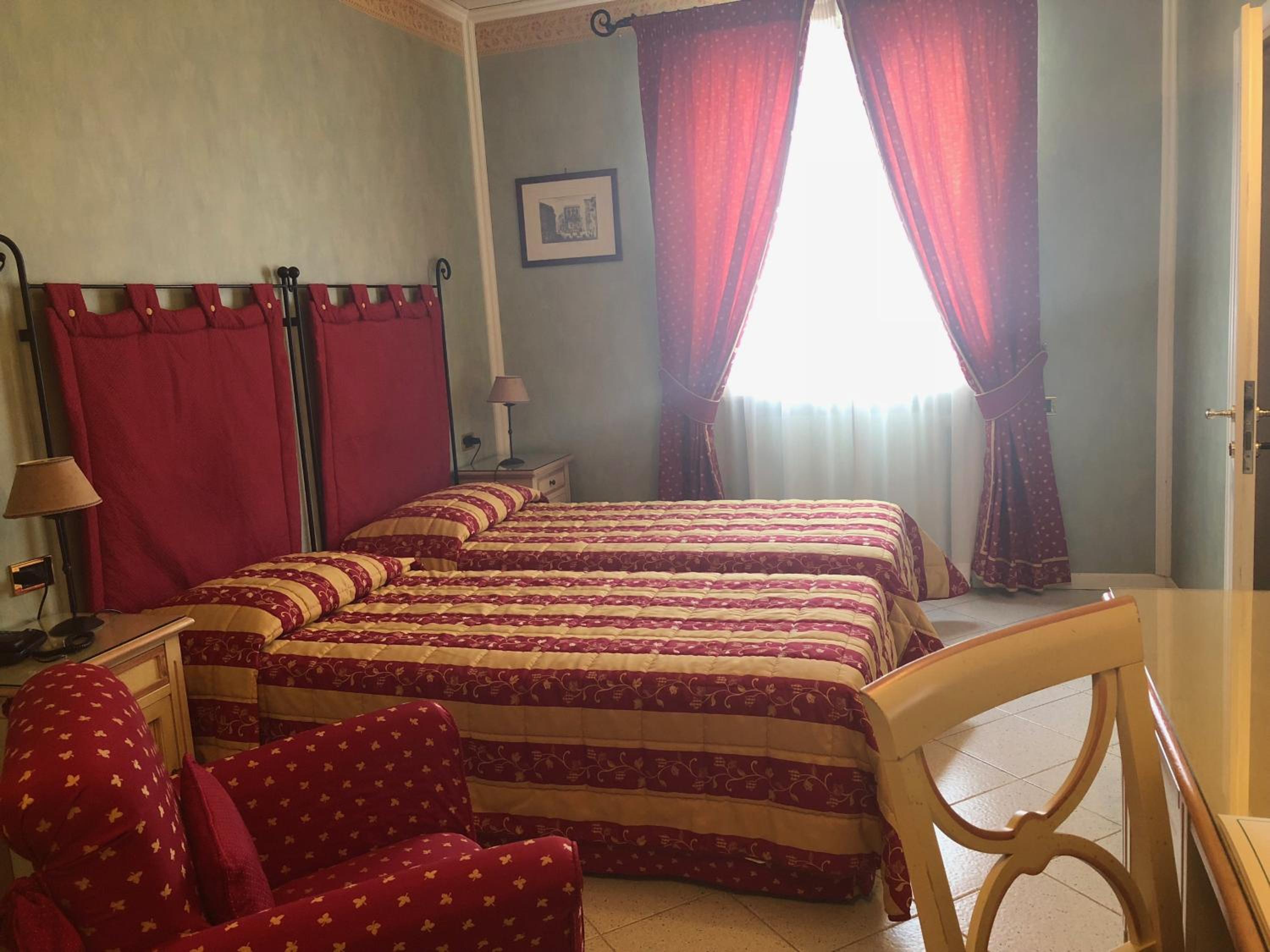 Economy Double Room photo 1