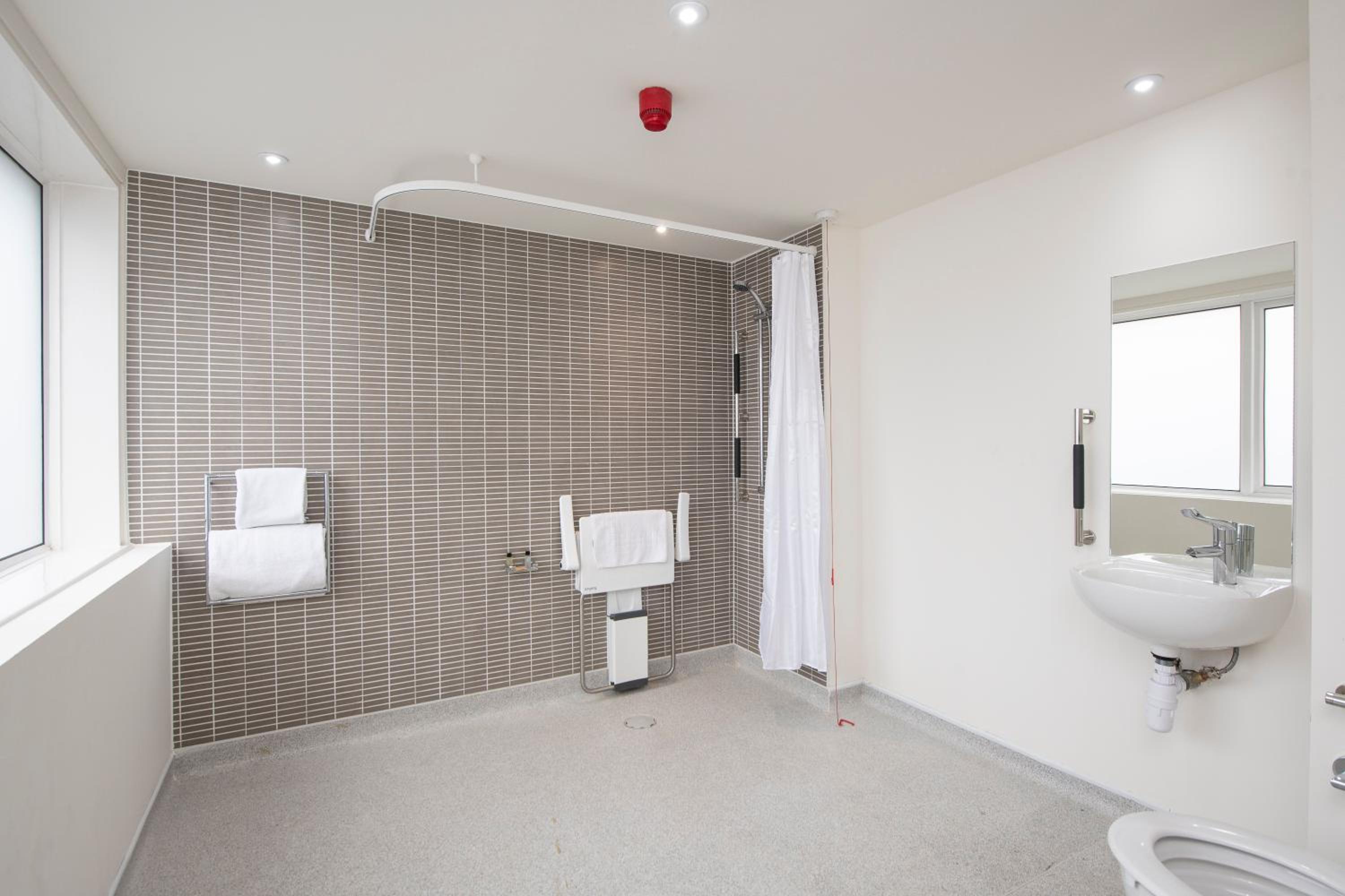 Standard Double Room - Disability Access photo 3