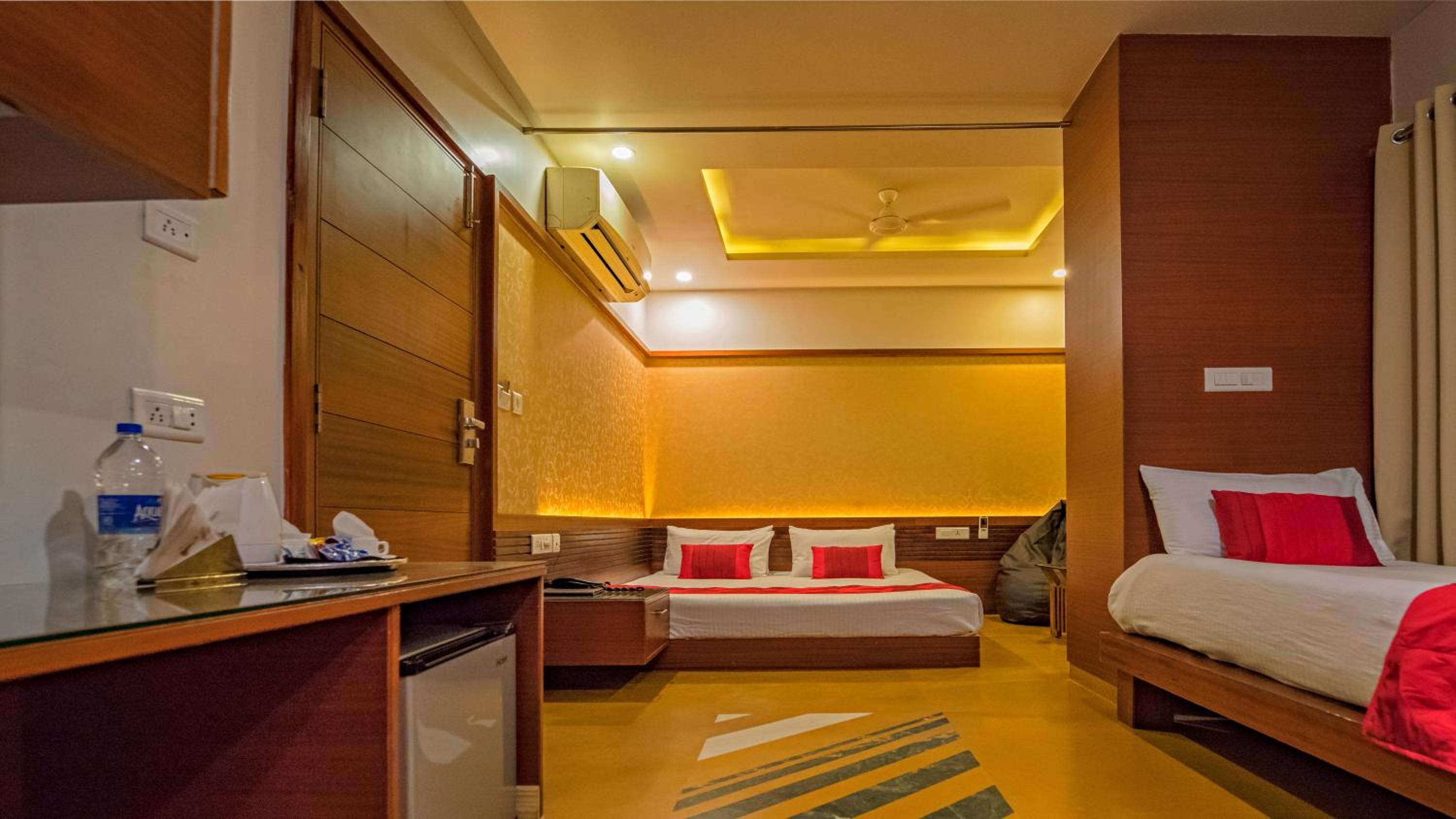 Deluxe Triple Room (Sanitized)): 10% off on Room Upgrade, Subject to availability, 20% off on Meal Upgrade, 10% off on Two -way Airport Transfer, 10% Off on Early Check-in upto 2 hours {Subject to Availability}, Free Linen Change - Photo 11